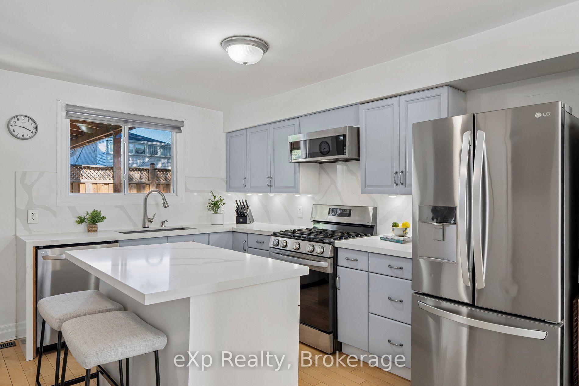 Photo 18 of 313 Bartlett Avenue N, Toronto, Dovercourt-Wallace Emerson-Junction — HOMEH