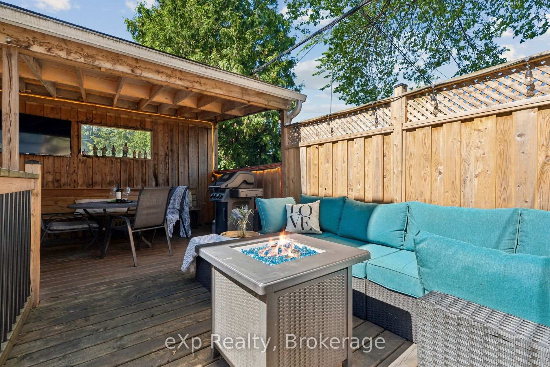 Photo 35 of 313 Bartlett Avenue N, Toronto, Dovercourt-Wallace Emerson-Junction — HOMEH