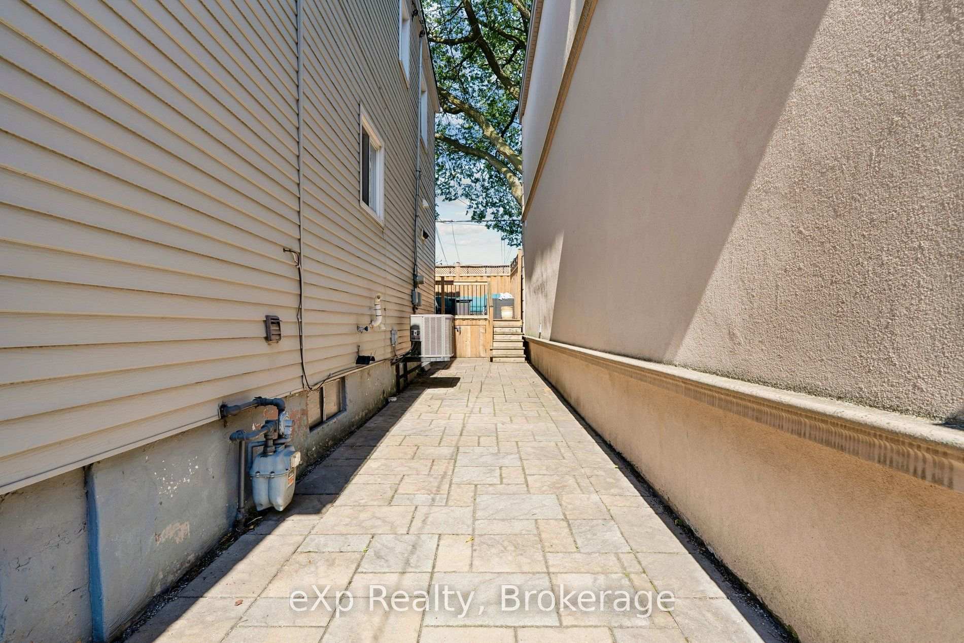 Photo 41 of 313 Bartlett Avenue N, Toronto, Dovercourt-Wallace Emerson-Junction — HOMEH