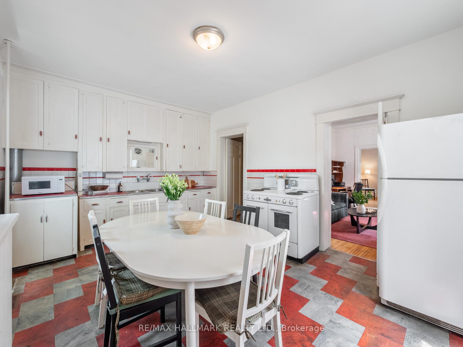 Photo 10 of 326 Cedarvale Avenue, Toronto, Woodbine-Lumsden — HOMEH