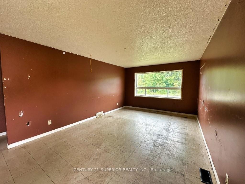Photo 5 of 151 Harkness Street, Nipigon — HOMEH