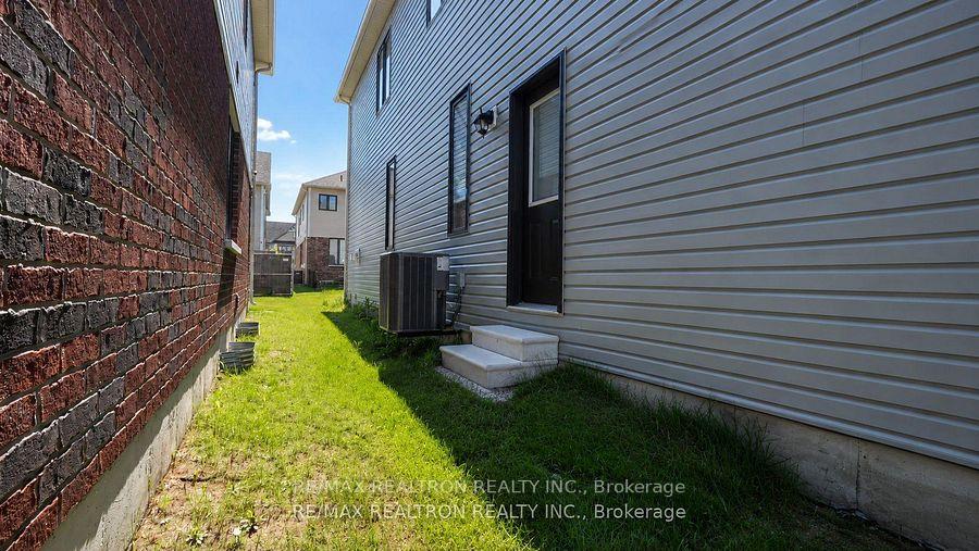 Photo 33 of 21 Prudhoe Terrace, Barrie, Rural Barrie Southeast — HOMEH