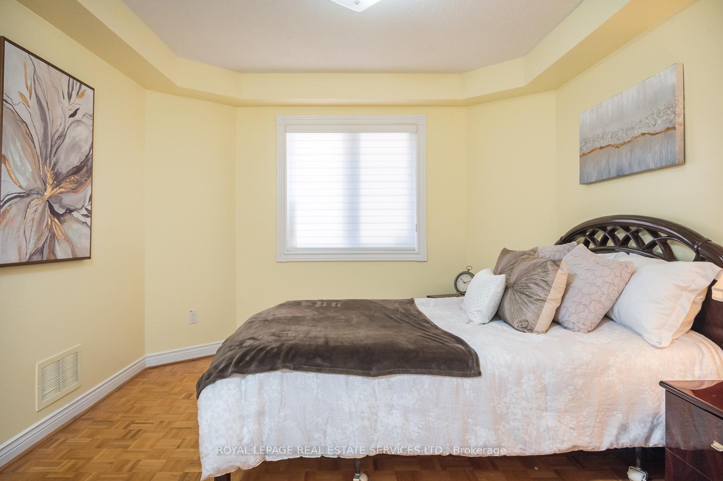 Photo 7 of 4810 Rathkeale Road, Mississauga, East Credit — HOMEH