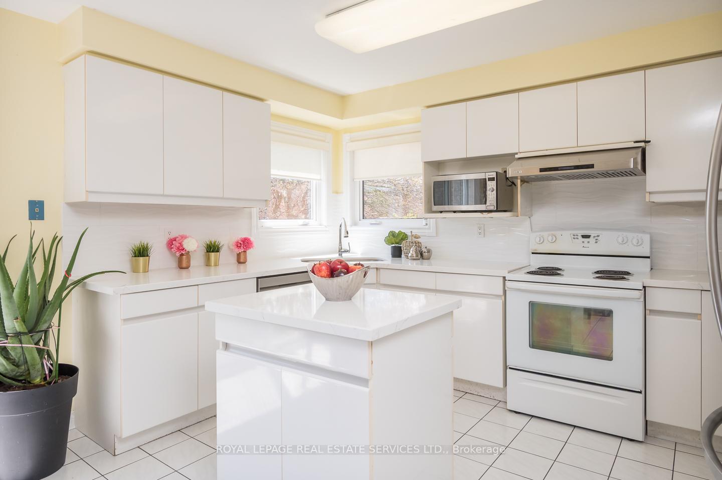 Photo 16 of 4810 Rathkeale Road, Mississauga, East Credit — HOMEH