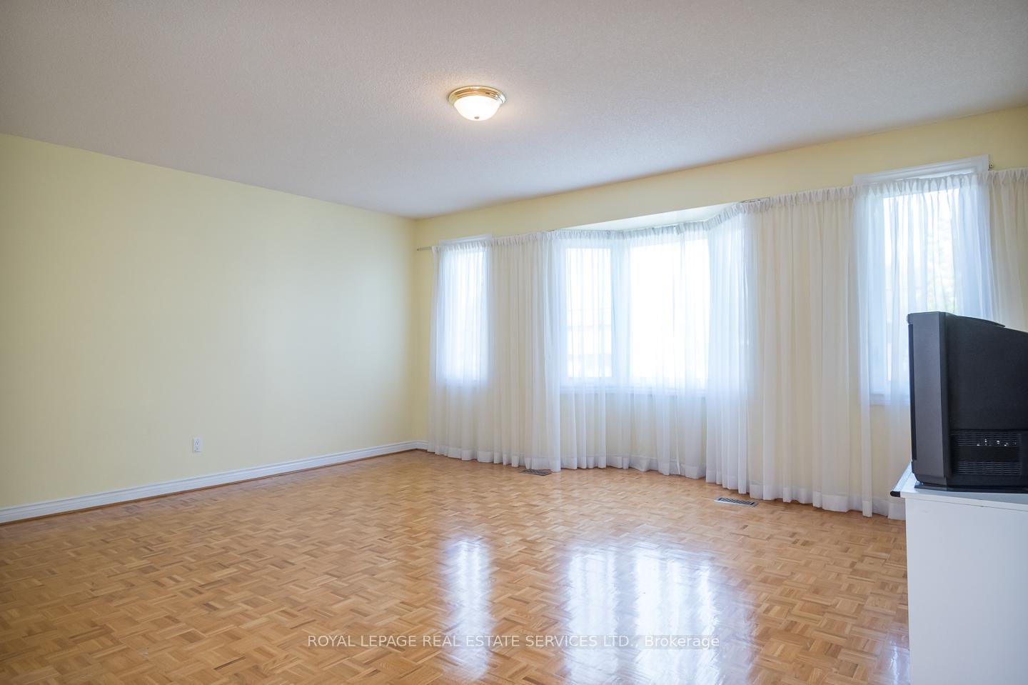 Photo 34 of 4810 Rathkeale Road, Mississauga, East Credit — HOMEH
