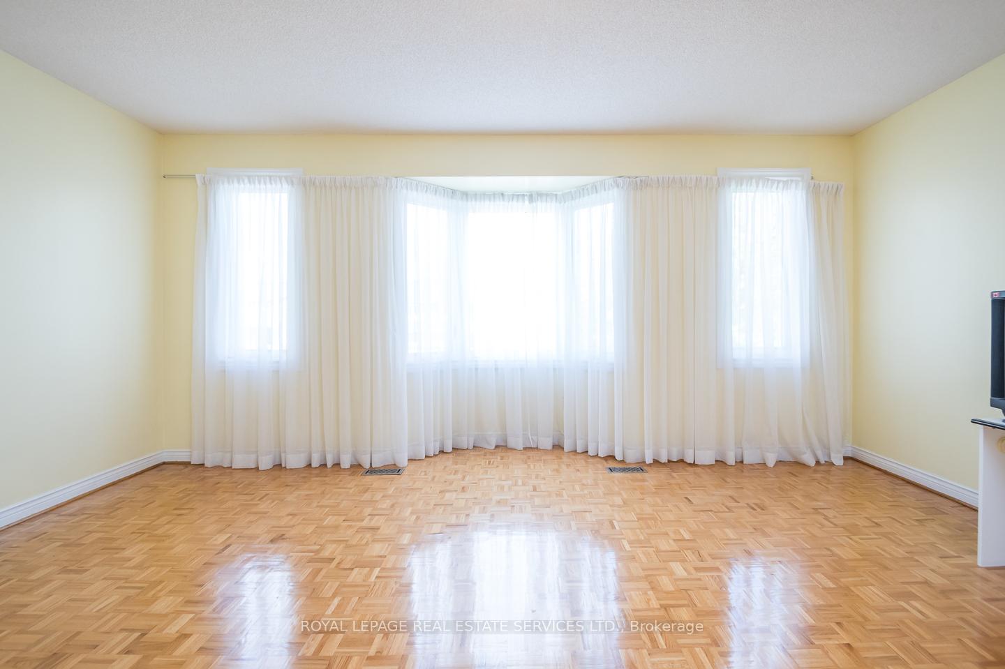 Photo 36 of 4810 Rathkeale Road, Mississauga, East Credit — HOMEH