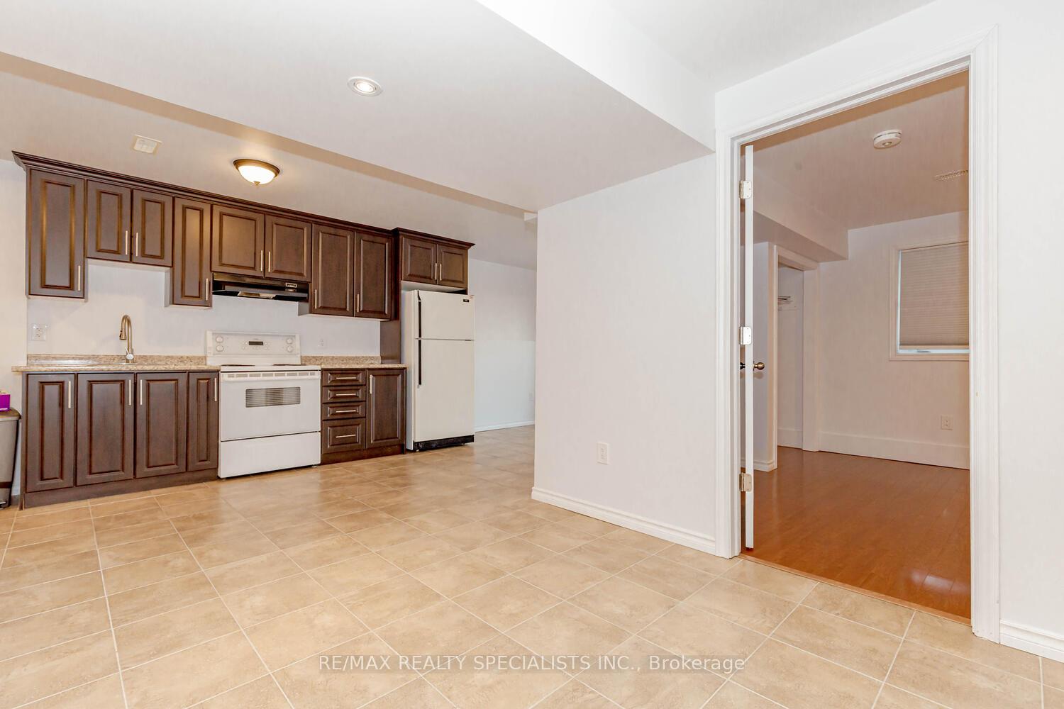 Photo 5 of 84 Tysonville Circle, Brampton, Northwest Brampton — HOMEH