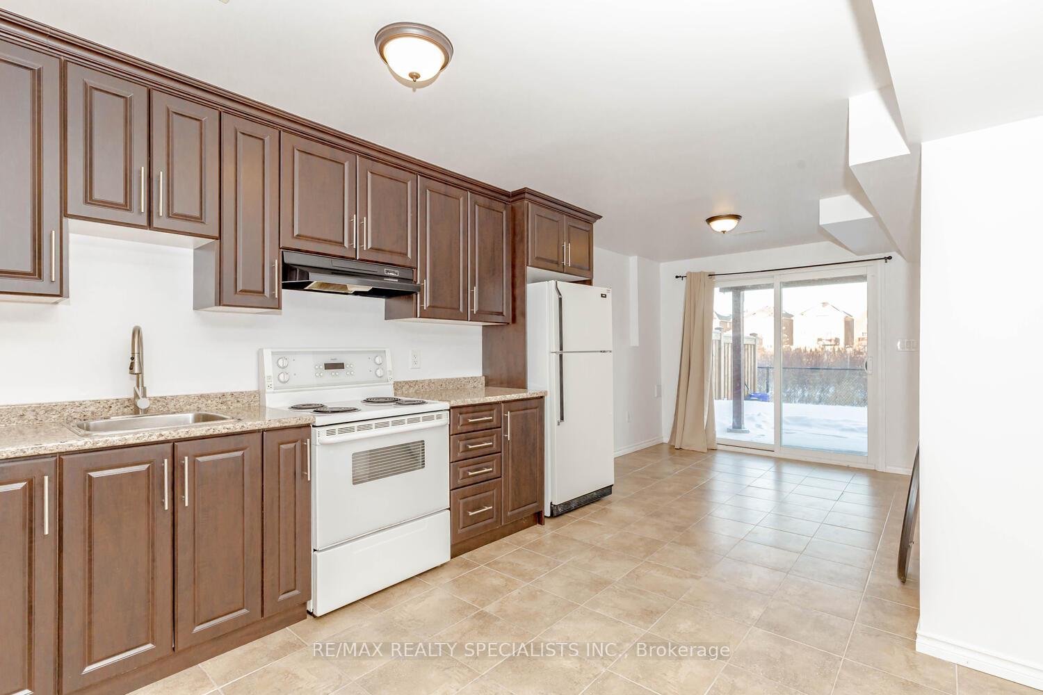 Photo 3 of 84 Tysonville Circle, Brampton, Northwest Brampton — HOMEH