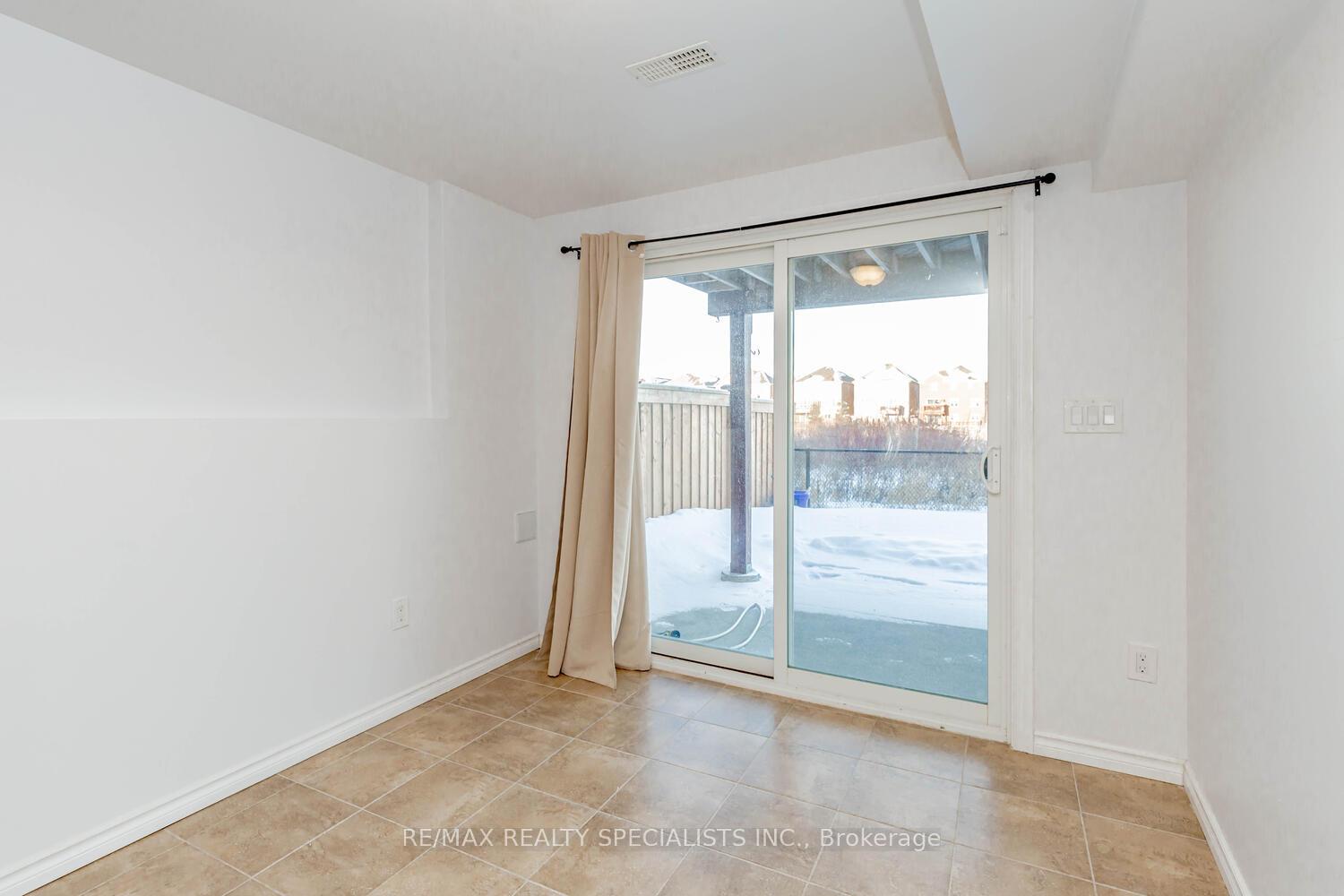 Photo 2 of 84 Tysonville Circle, Brampton, Northwest Brampton — HOMEH