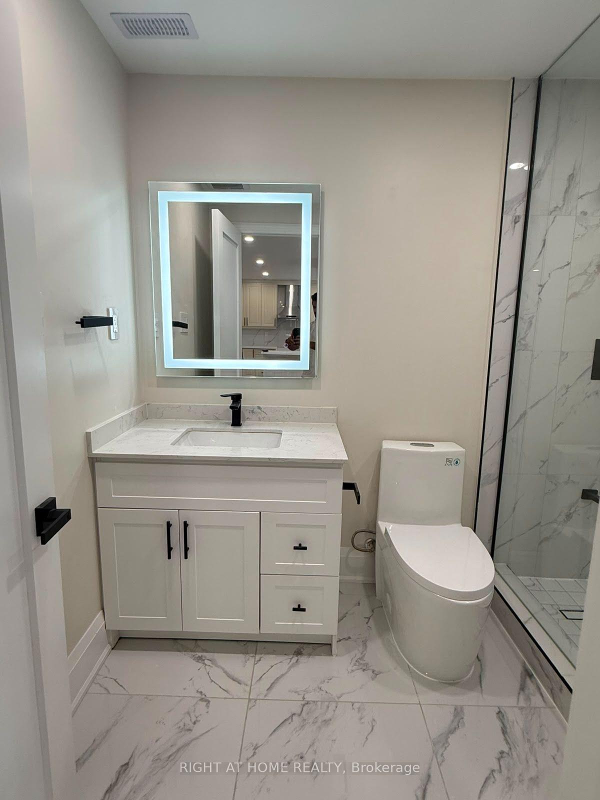 Photo 13 of Unit B, 2 Chesney Crescent, Vaughan, Kleinburg — HOMEH