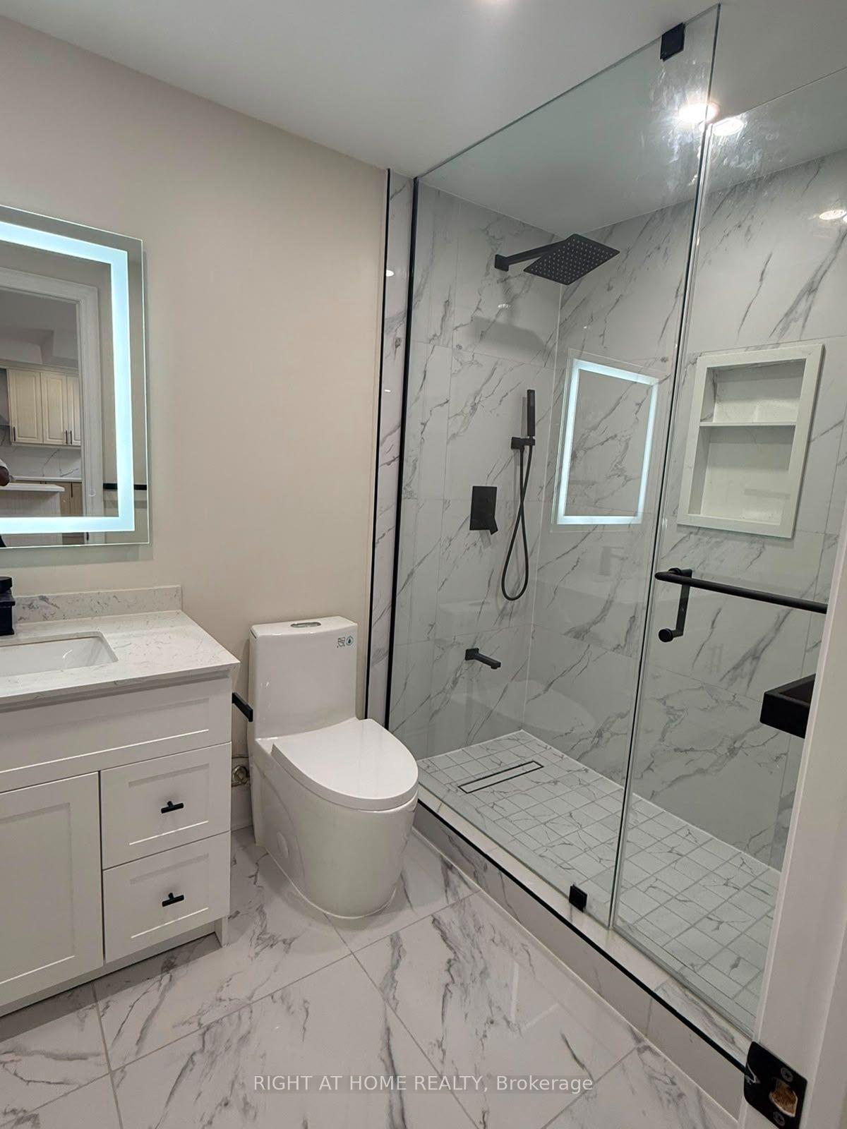 Photo 14 of Unit B, 2 Chesney Crescent, Vaughan, Kleinburg — HOMEH