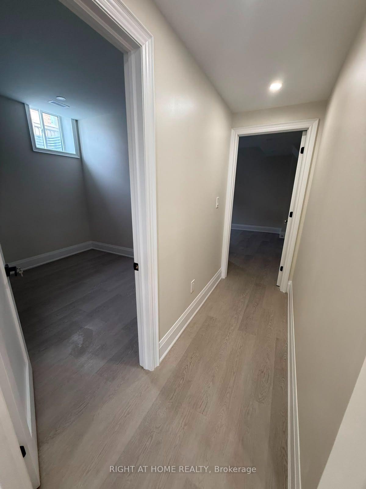 Photo 18 of Unit B, 2 Chesney Crescent, Vaughan, Kleinburg — HOMEH
