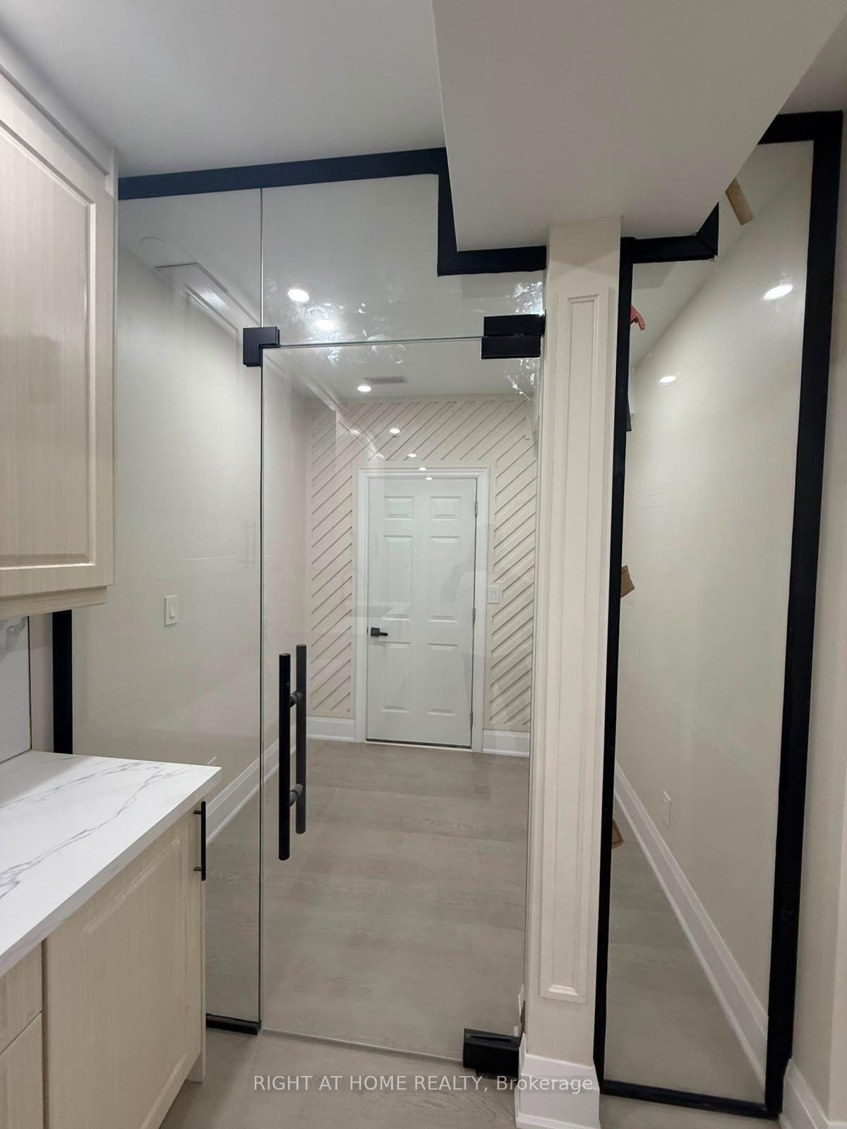 Photo 14 of Unit A, 2 Chesney Crescent, Vaughan, Kleinburg — HOMEH