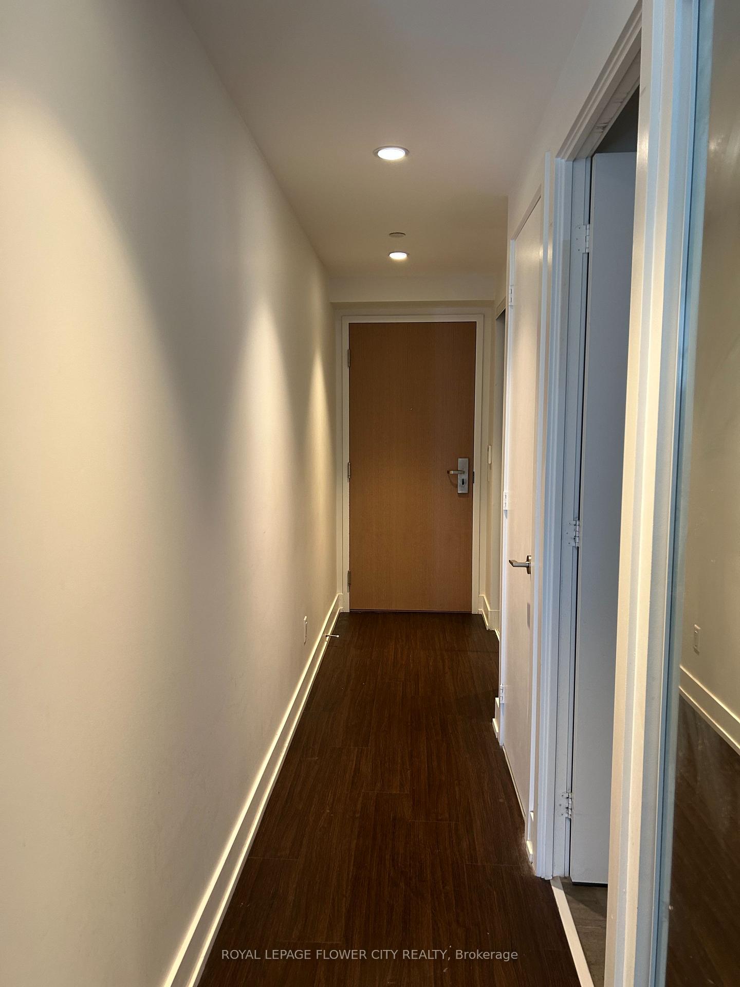 Photo 4 of Unit 1602, 7 Grenville Street, Toronto, Bay Street Corridor — HOMEH