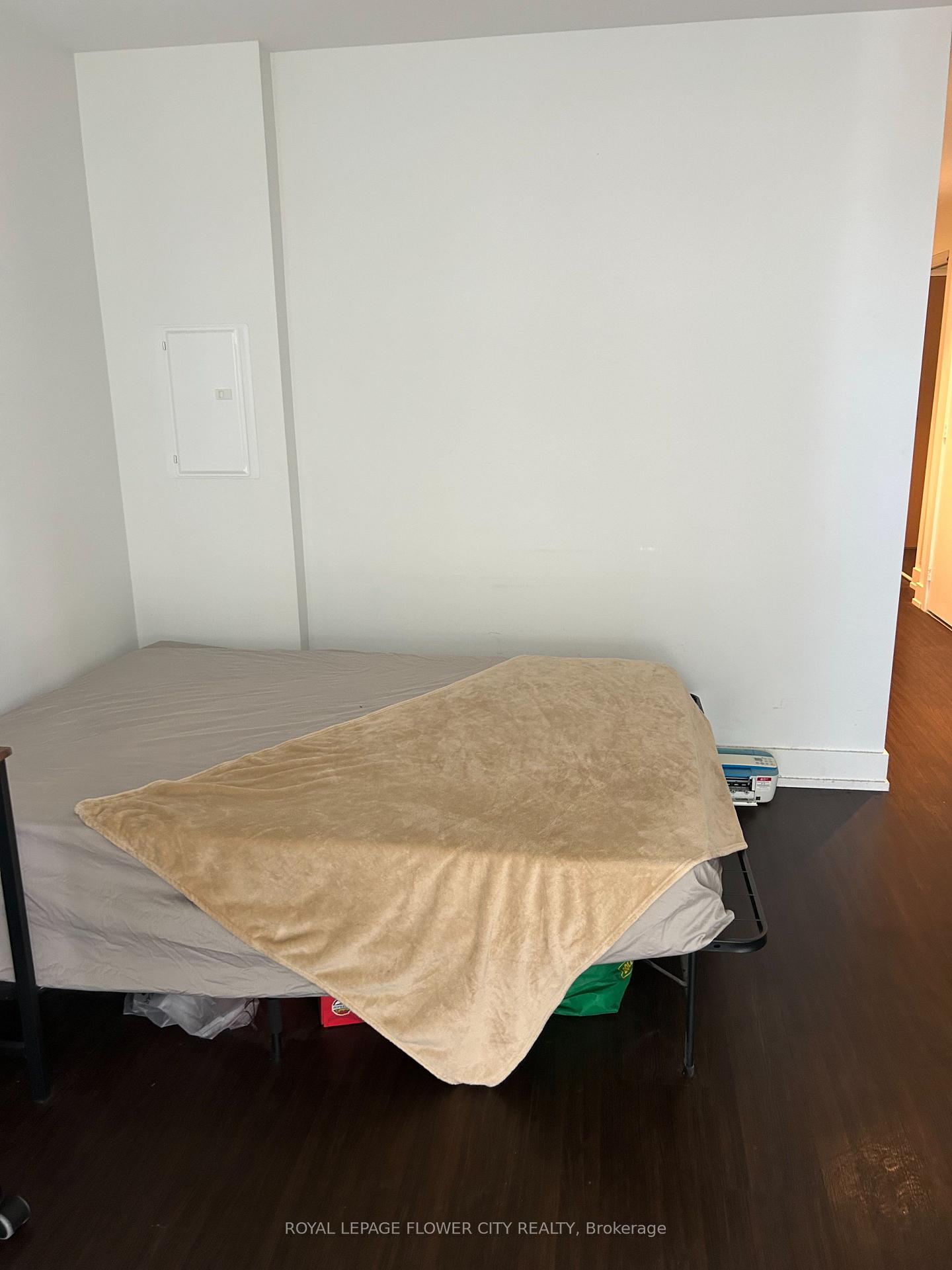 Photo 8 of Unit 1602, 7 Grenville Street, Toronto, Bay Street Corridor — HOMEH