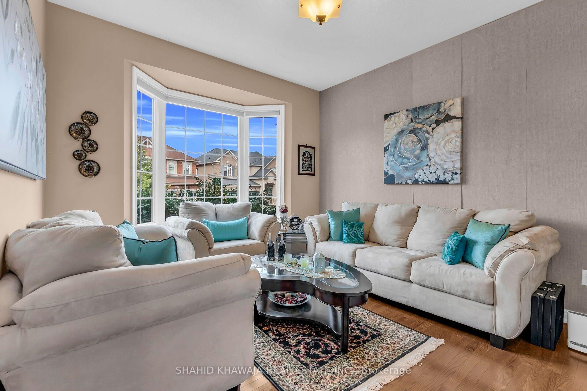 Photo 9 of 26 Pine Island Way, Brampton, Credit Valley — HOMEH