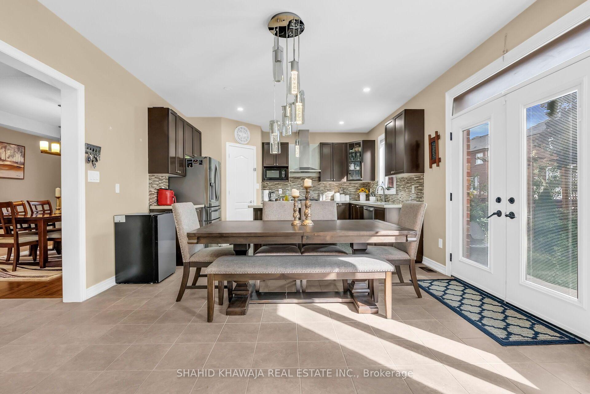 Photo 13 of 26 Pine Island Way, Brampton, Credit Valley — HOMEH