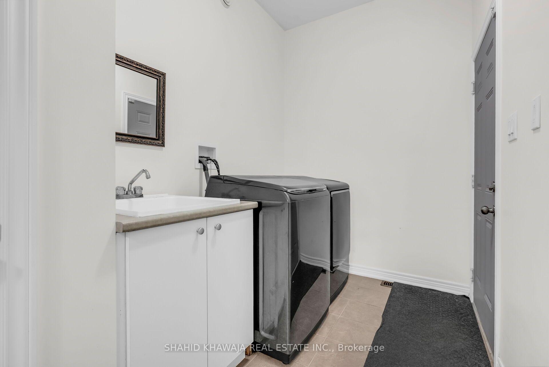 Photo 15 of 26 Pine Island Way, Brampton, Credit Valley — HOMEH