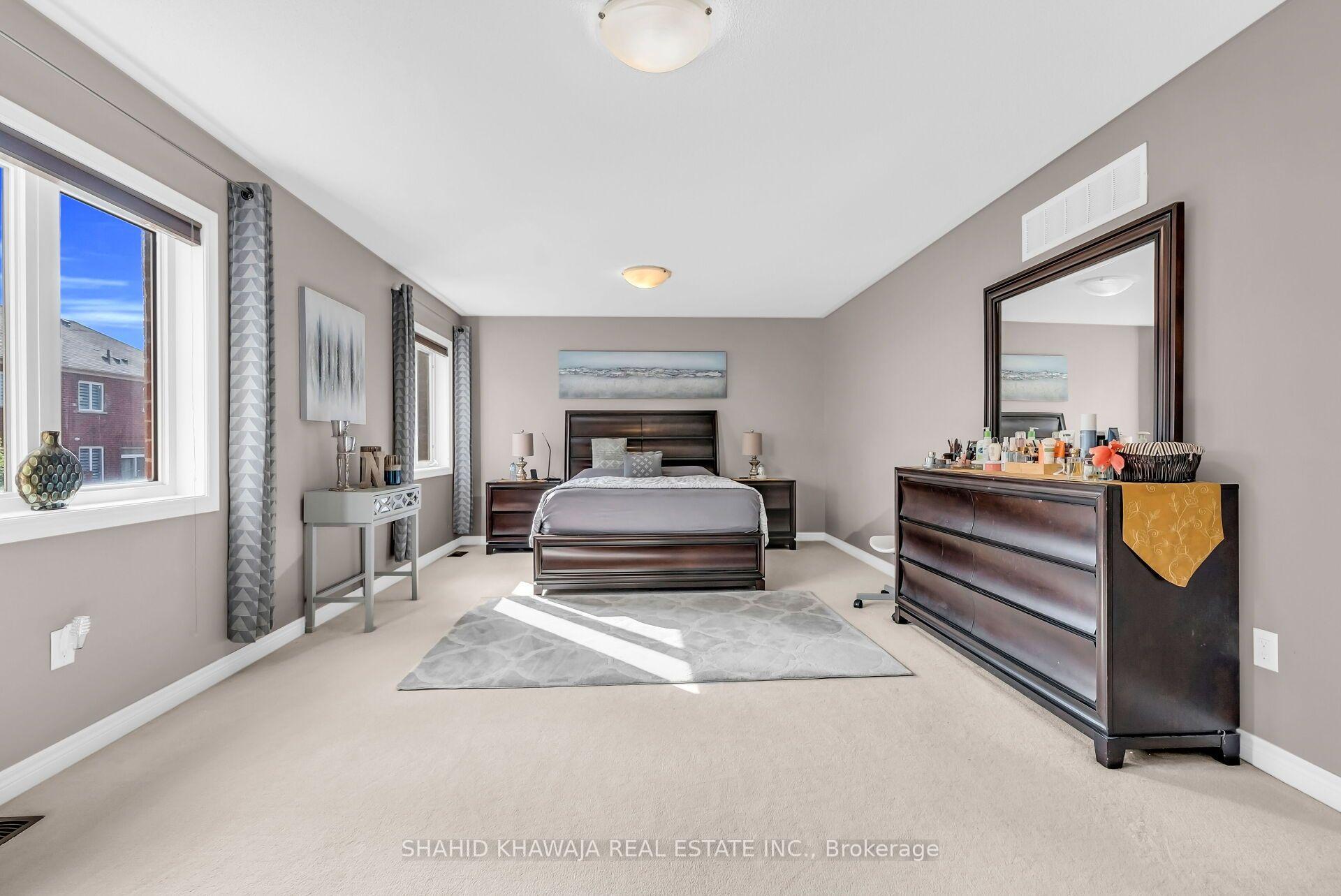 Photo 19 of 26 Pine Island Way, Brampton, Credit Valley — HOMEH