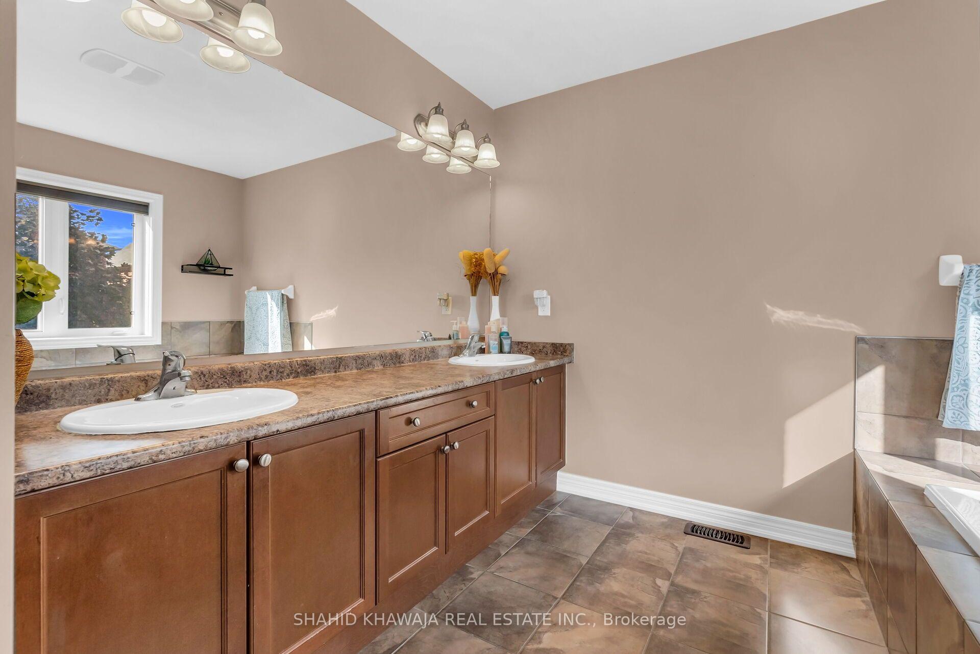 Photo 22 of 26 Pine Island Way, Brampton, Credit Valley — HOMEH
