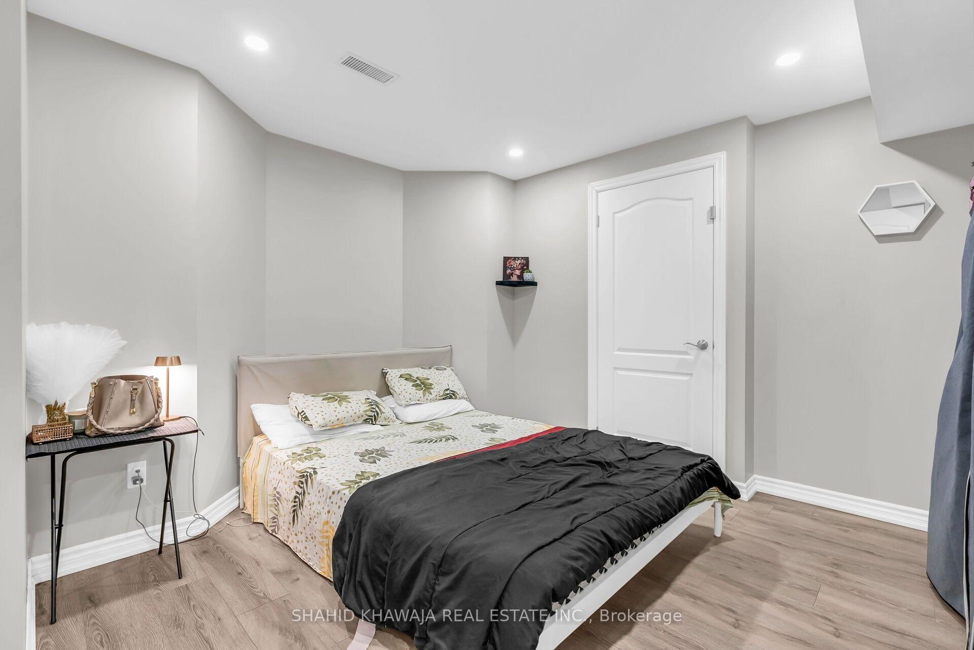 Photo 36 of 26 Pine Island Way, Brampton, Credit Valley — HOMEH