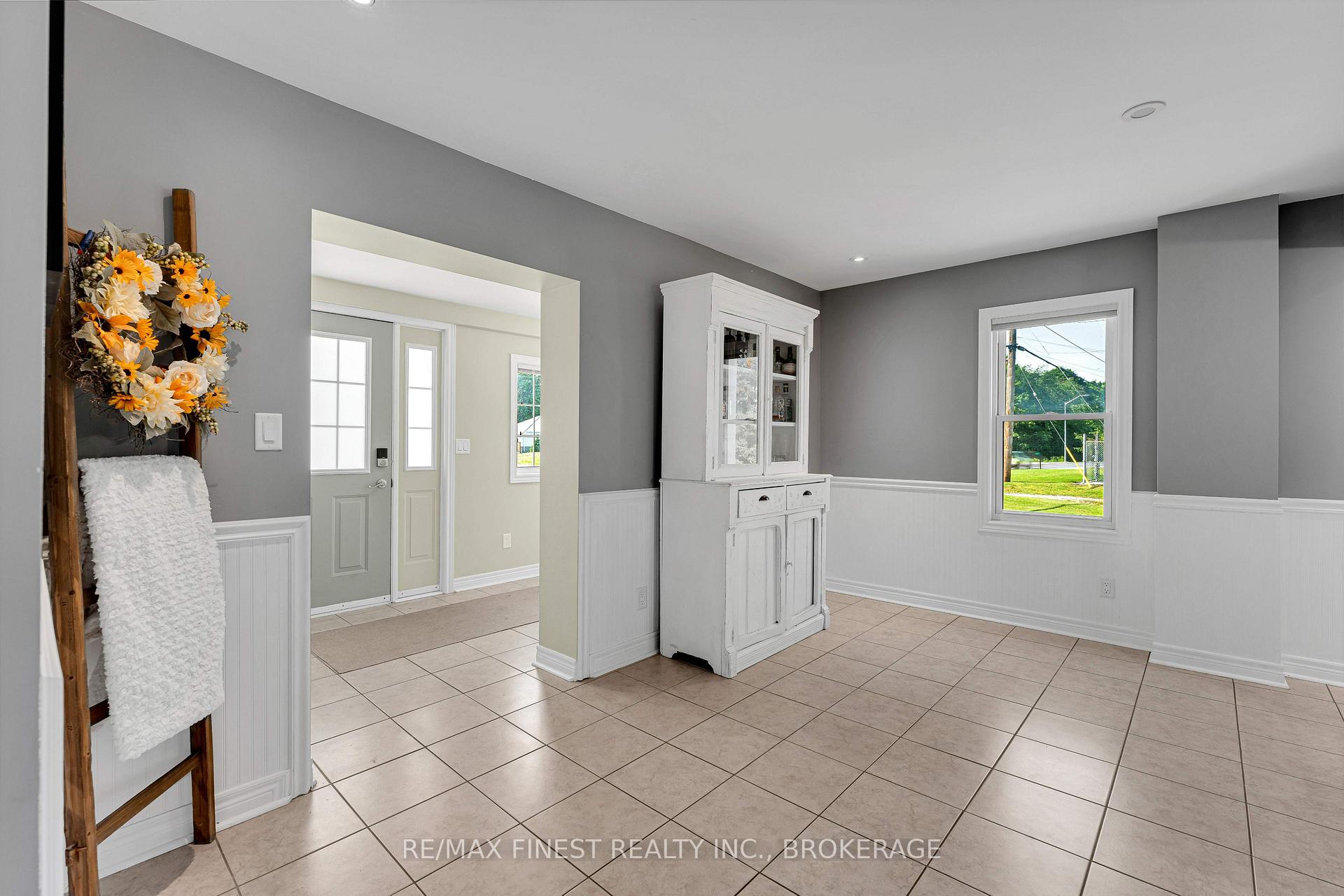 Photo 10 of 2112 Battersea Road, Kingston, City North of 401 — HOMEH
