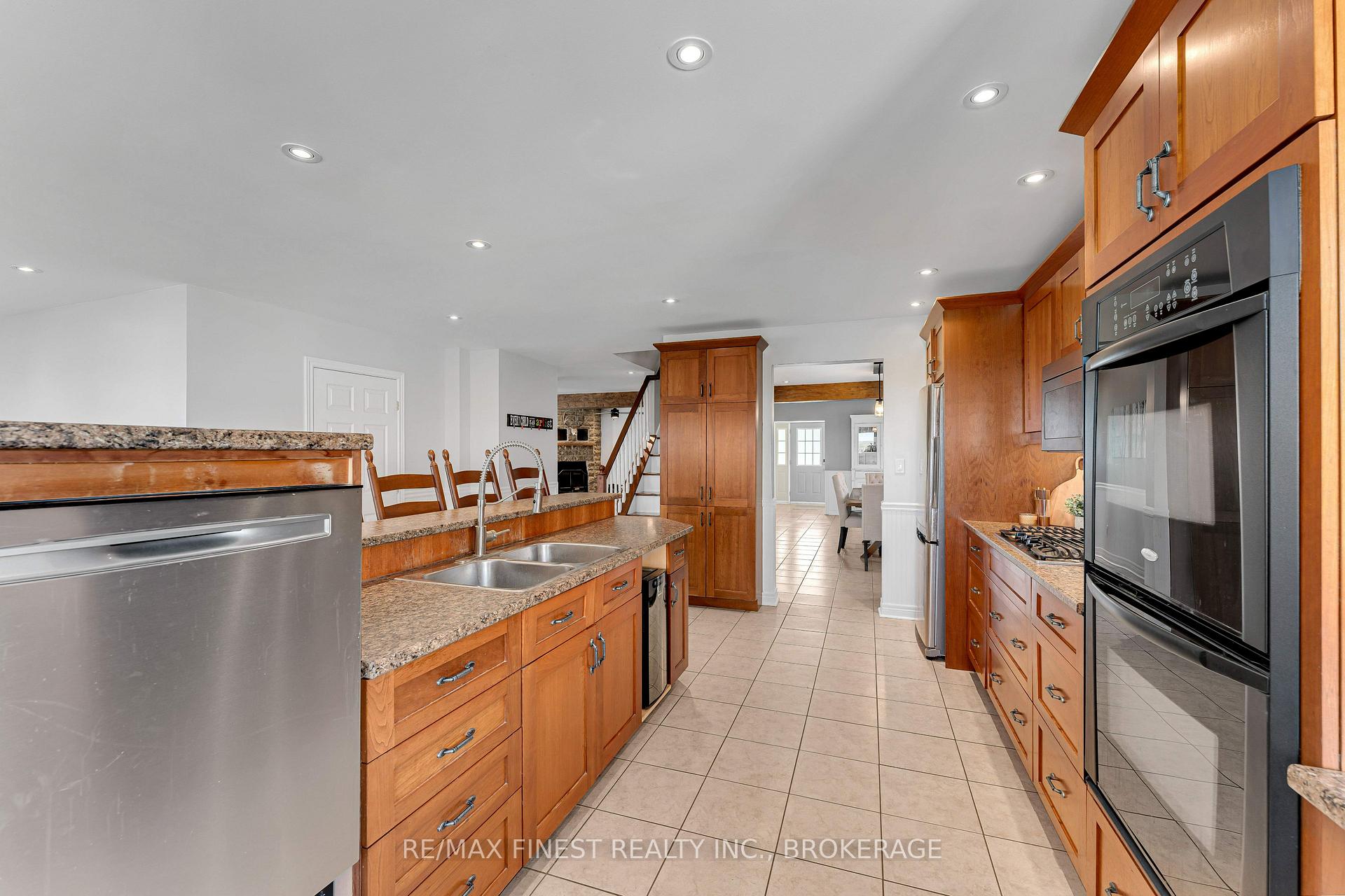 Photo 14 of 2112 Battersea Road, Kingston, City North of 401 — HOMEH