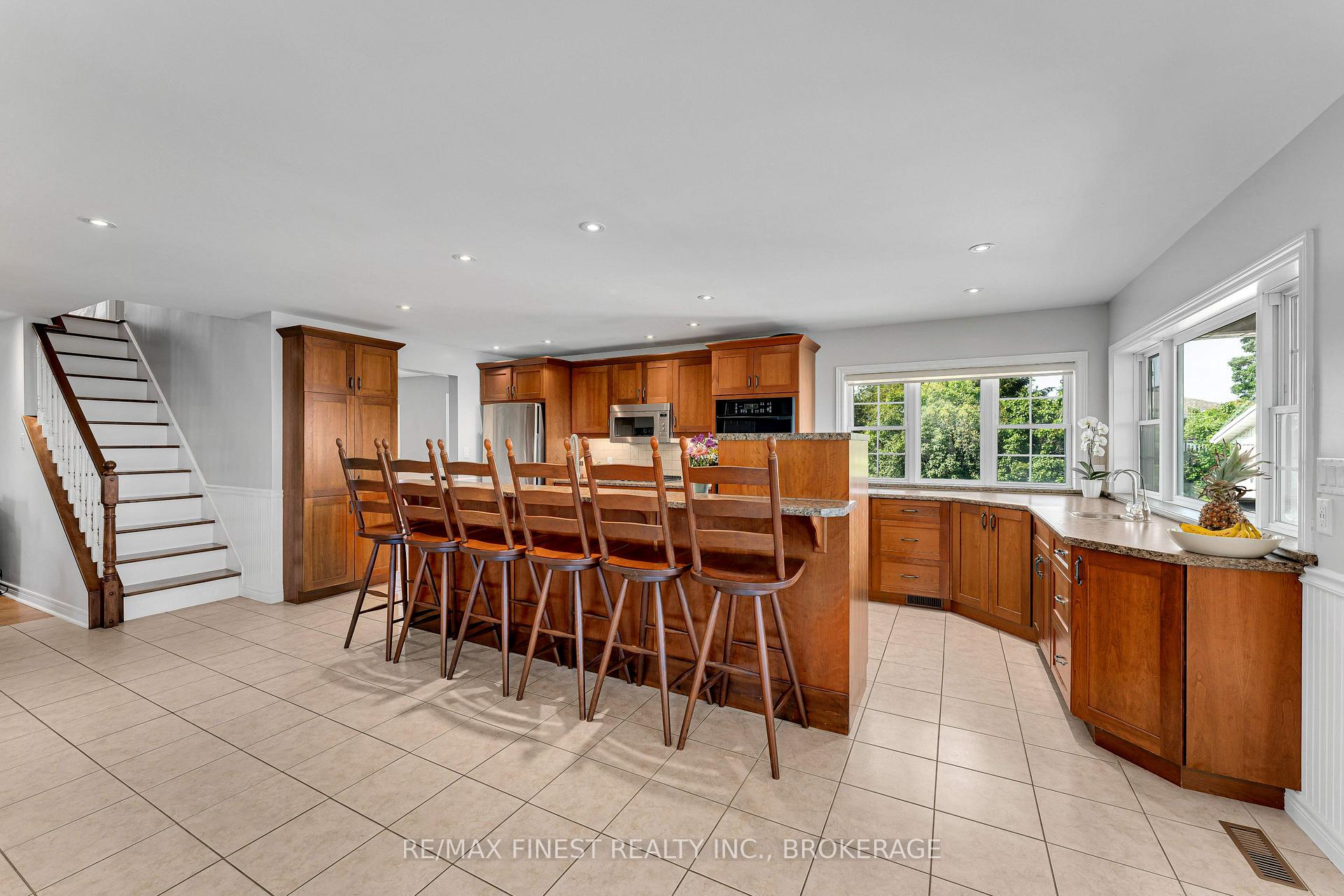 Photo 15 of 2112 Battersea Road, Kingston, City North of 401 — HOMEH