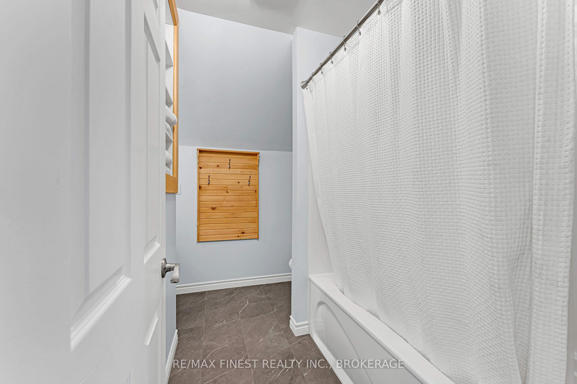 Photo 32 of 2112 Battersea Road, Kingston, City North of 401 — HOMEH