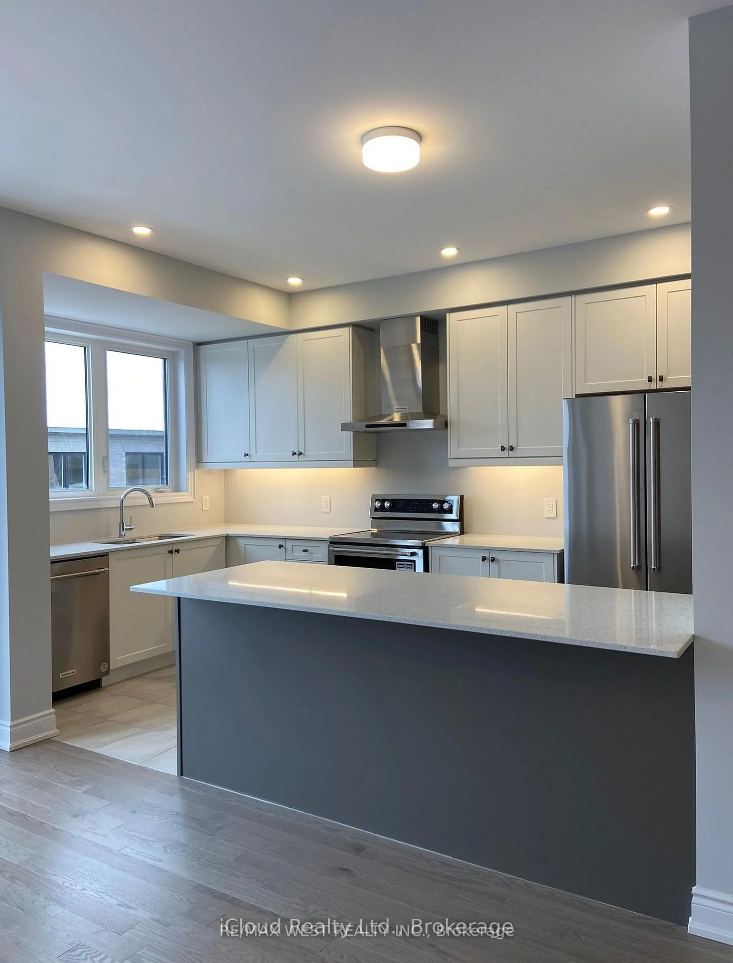 Photo 6 of 100 Bearberry Road, Springwater, Minesing — HOMEH