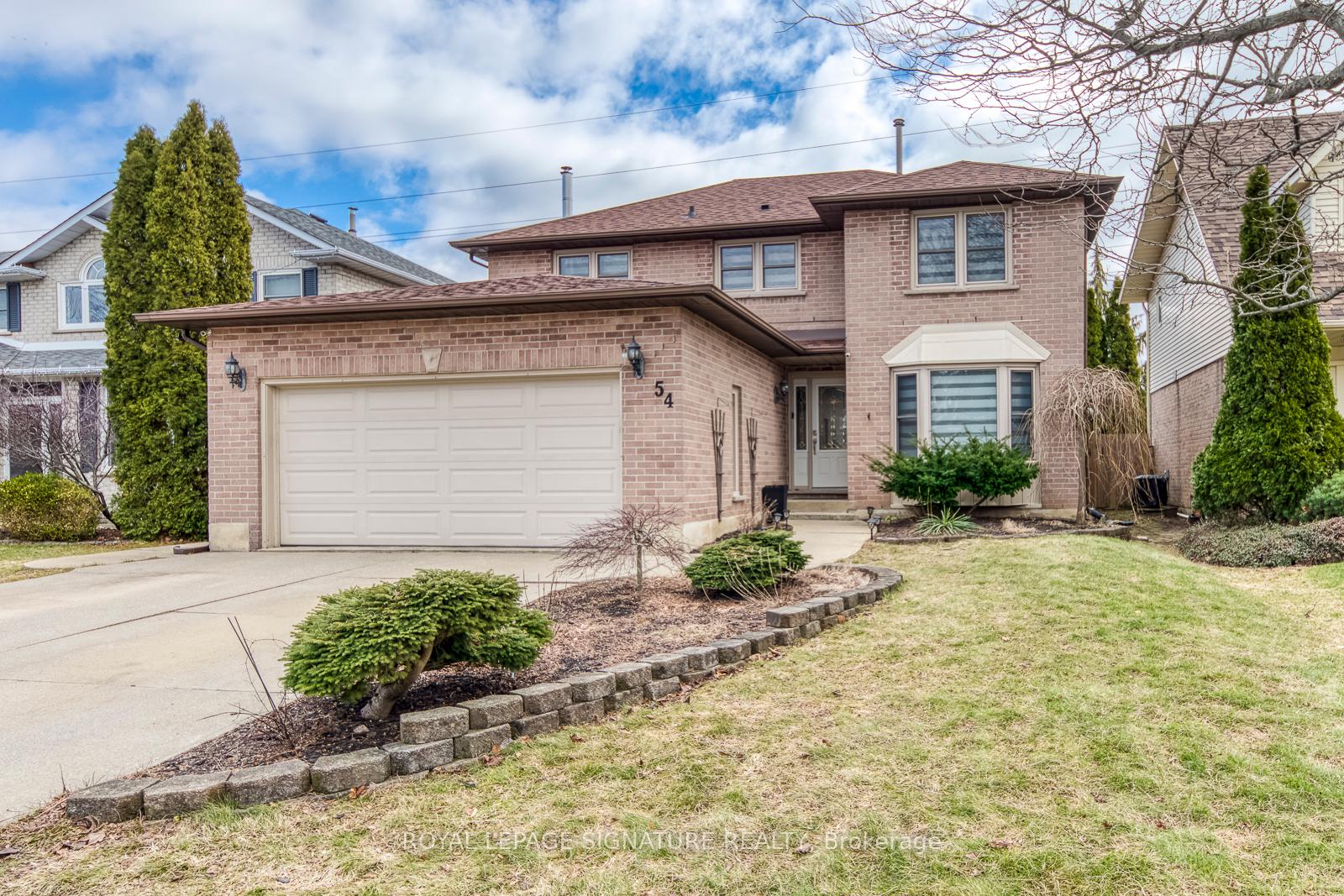 Photo 2 of 54 Randolf Court, Hamilton, Rushdale — HOMEH