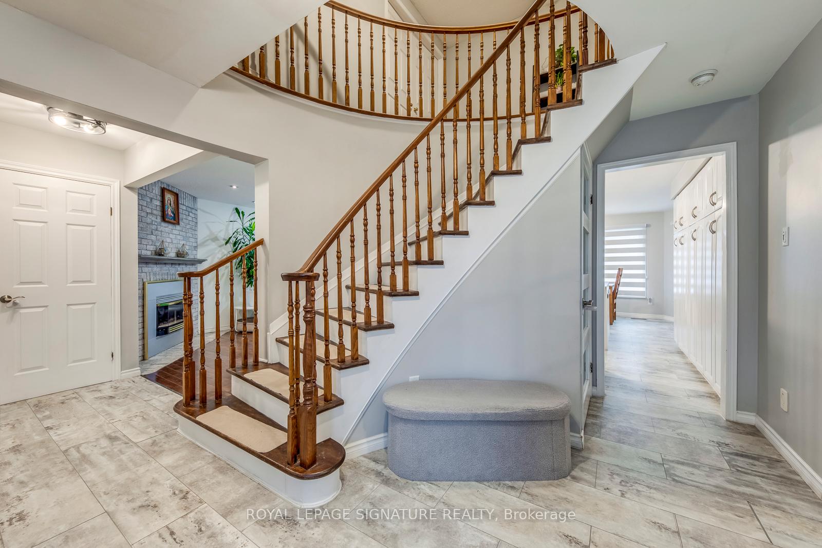Photo 3 of 54 Randolf Court, Hamilton, Rushdale — HOMEH