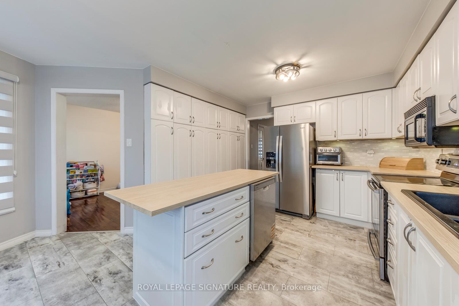 Photo 10 of 54 Randolf Court, Hamilton, Rushdale — HOMEH