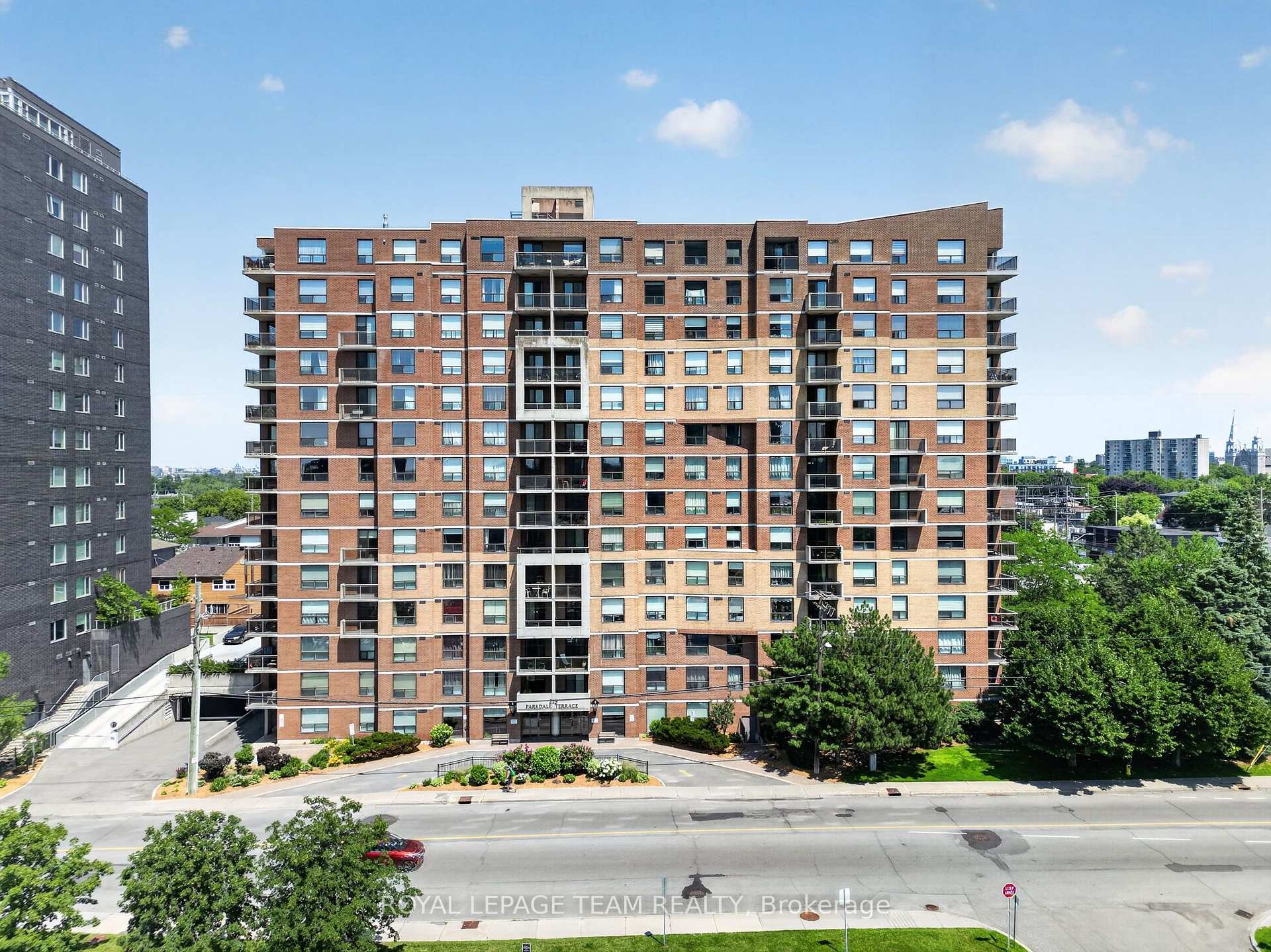 Front of Unit 601, 215 Parkdale Avenue