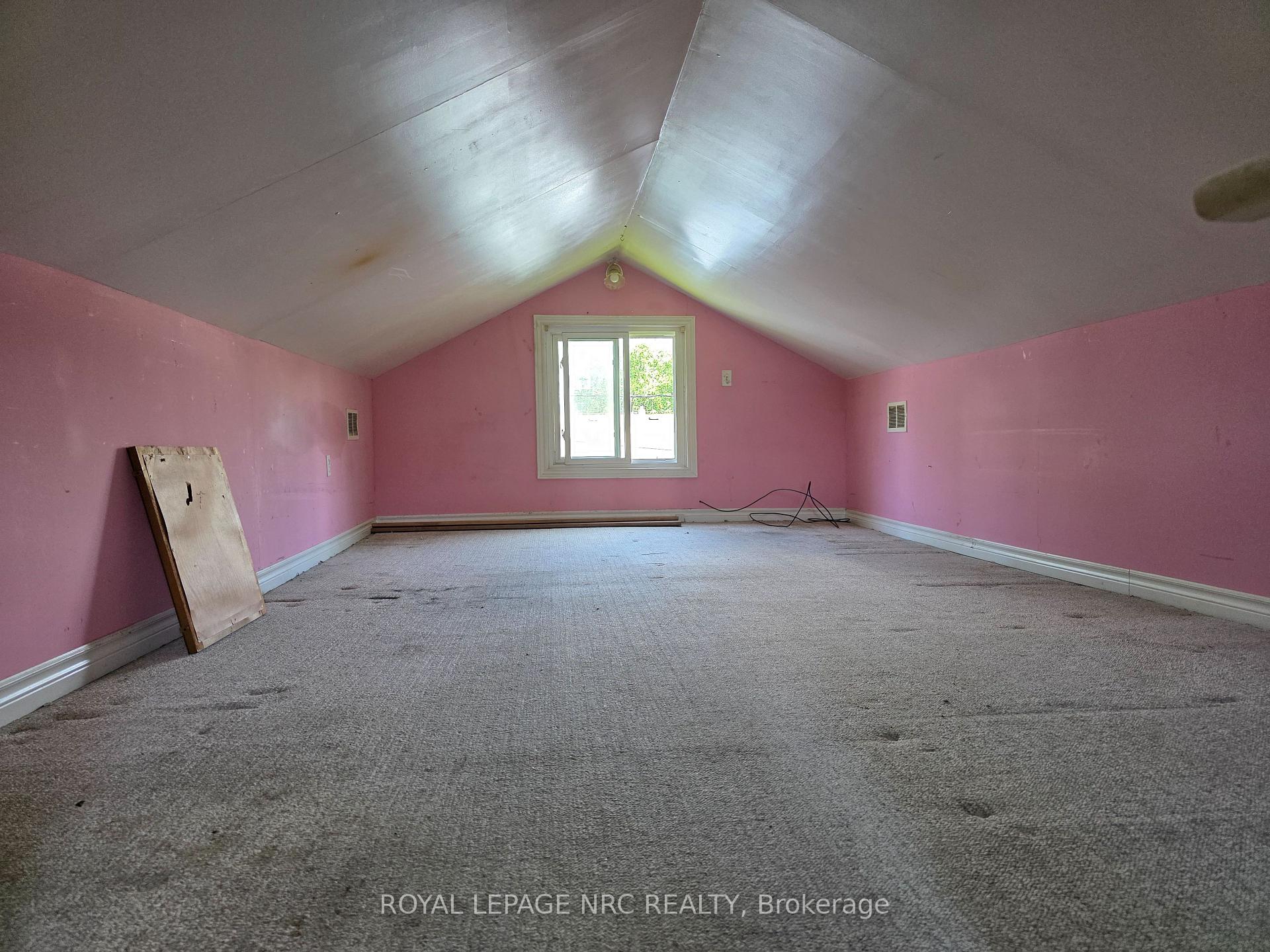 Photo 13 of 135 McArthur Avenue, Welland, Lincoln/Crowland — HOMEH