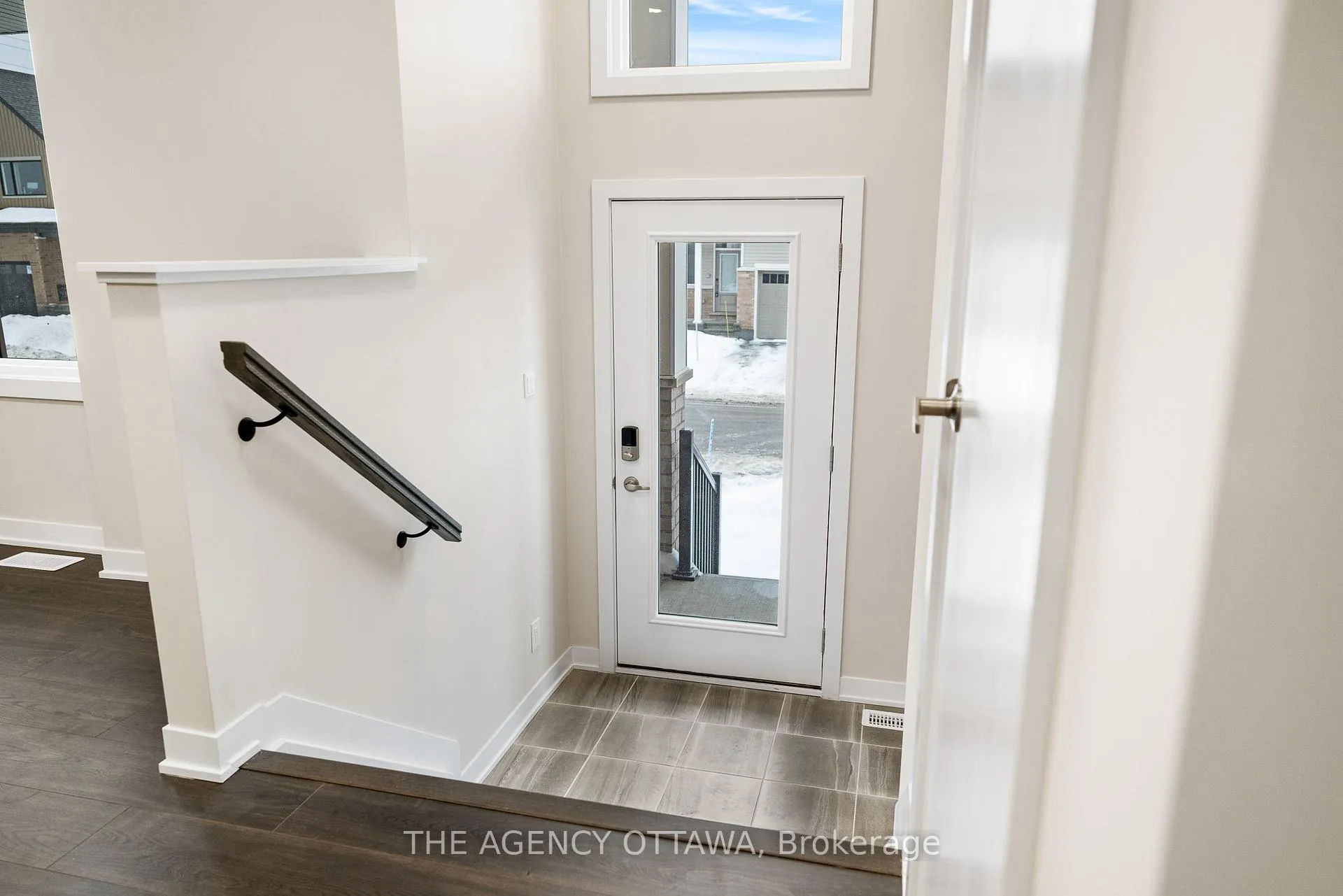 Photo 3 of 112 Ryan Reynolds Way, Ottawa, Avalon West — HOMEH