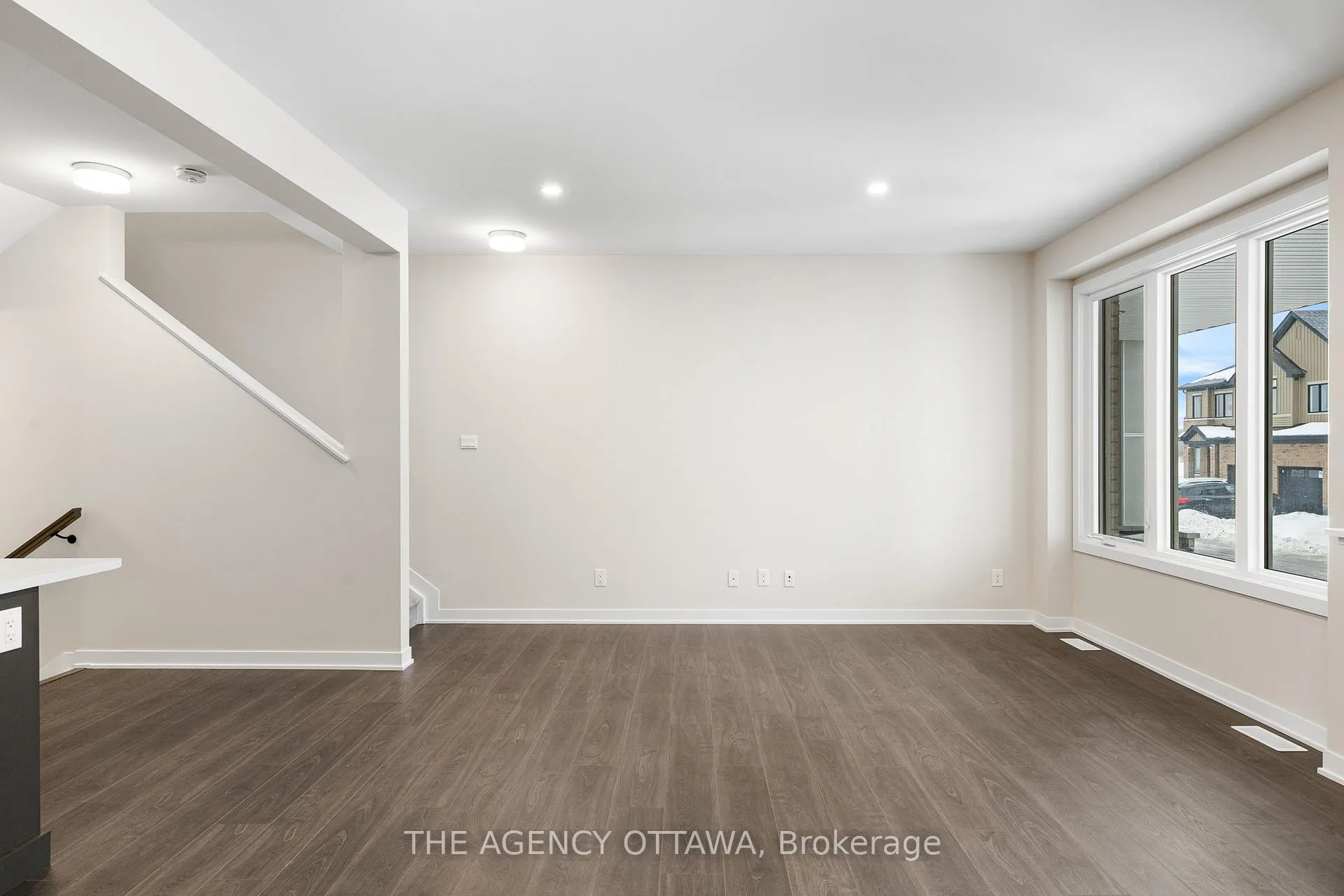 Photo 5 of 112 Ryan Reynolds Way, Ottawa, Avalon West — HOMEH