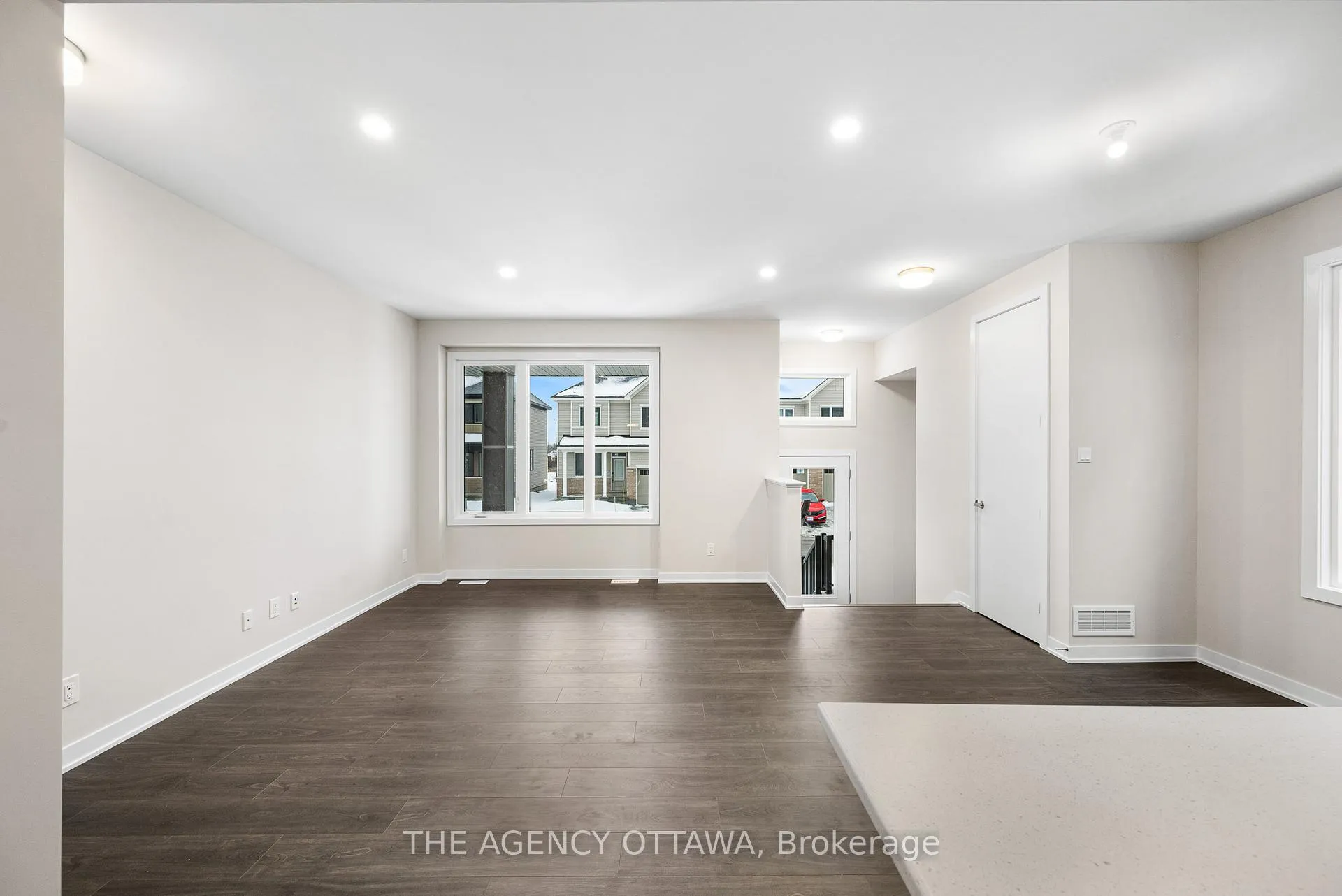 Photo 8 of 112 Ryan Reynolds Way, Ottawa, Avalon West — HOMEH
