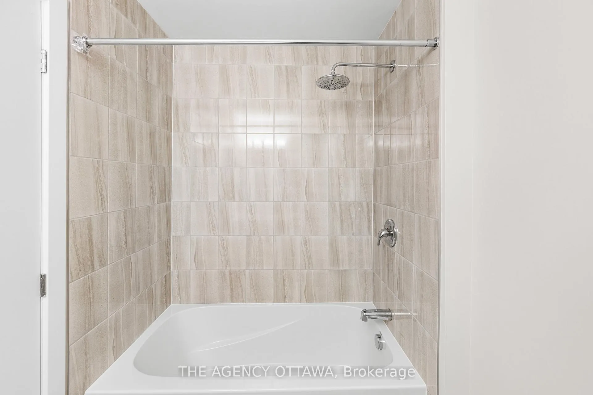 Photo 23 of 112 Ryan Reynolds Way, Ottawa, Avalon West — HOMEH