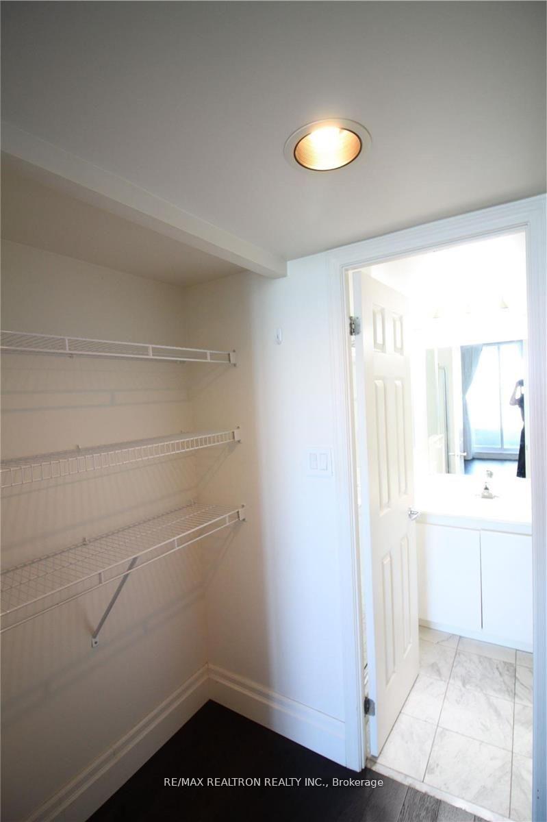 Photo 6 of Unit 825, 230 Queens Quay W, Toronto, Waterfront Communities — HOMEH