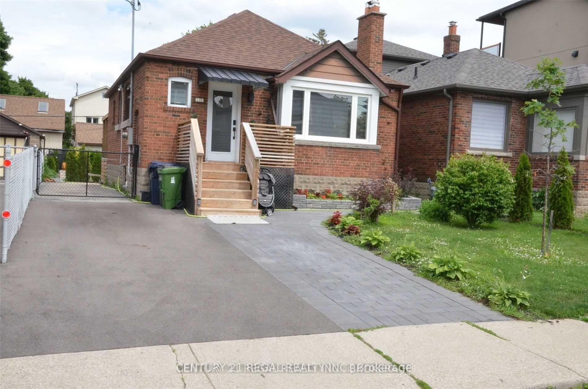 Photo 1 of 25 Sixth Street, Etobicoke, New Toronto — HOMEH