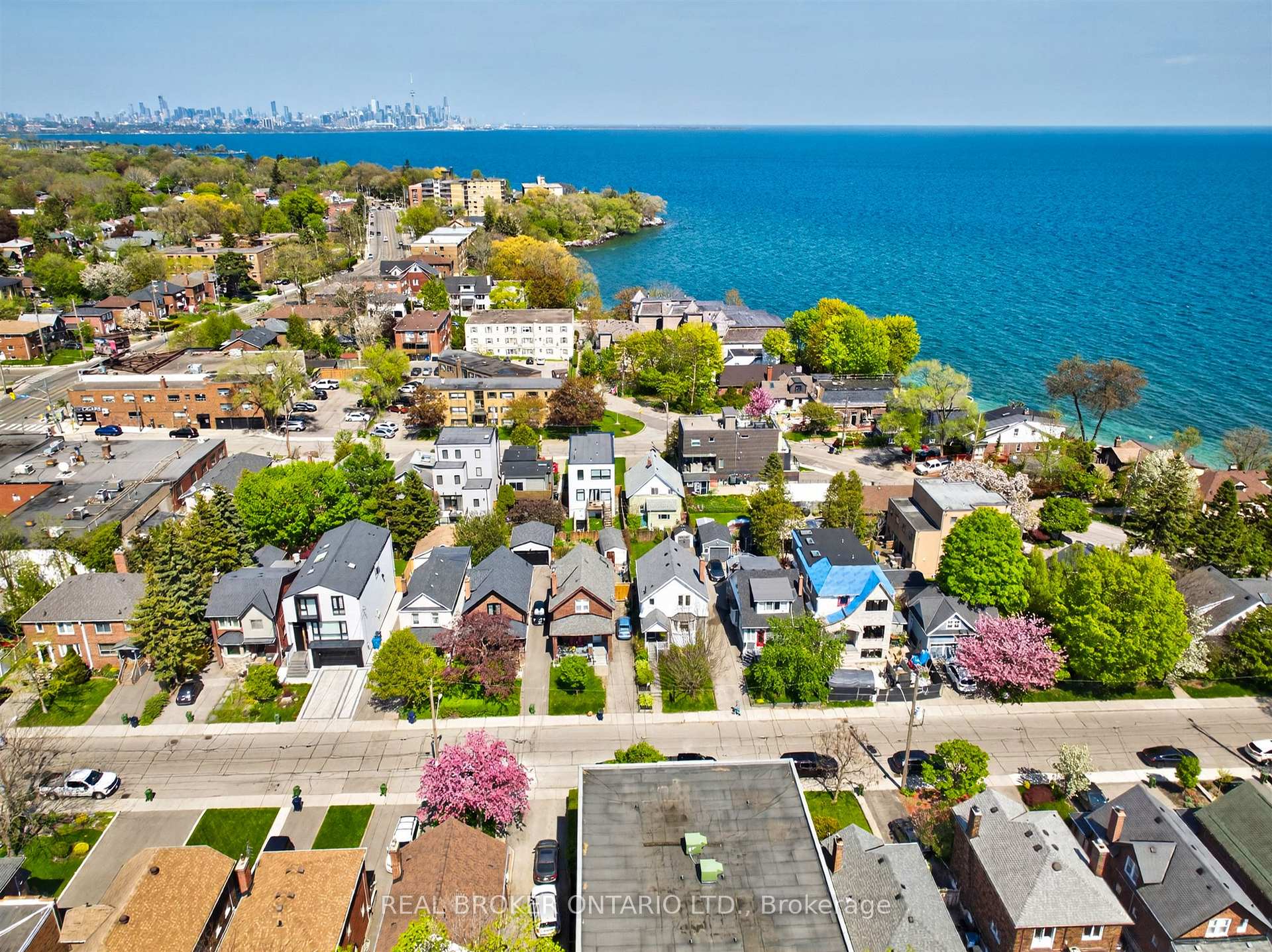 Photo 4 of 23 Second Street, Etobicoke, New Toronto — HOMEH