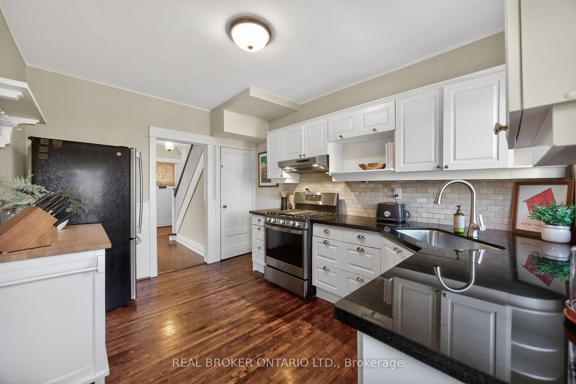 Photo 17 of 23 Second Street, Etobicoke, New Toronto — HOMEH