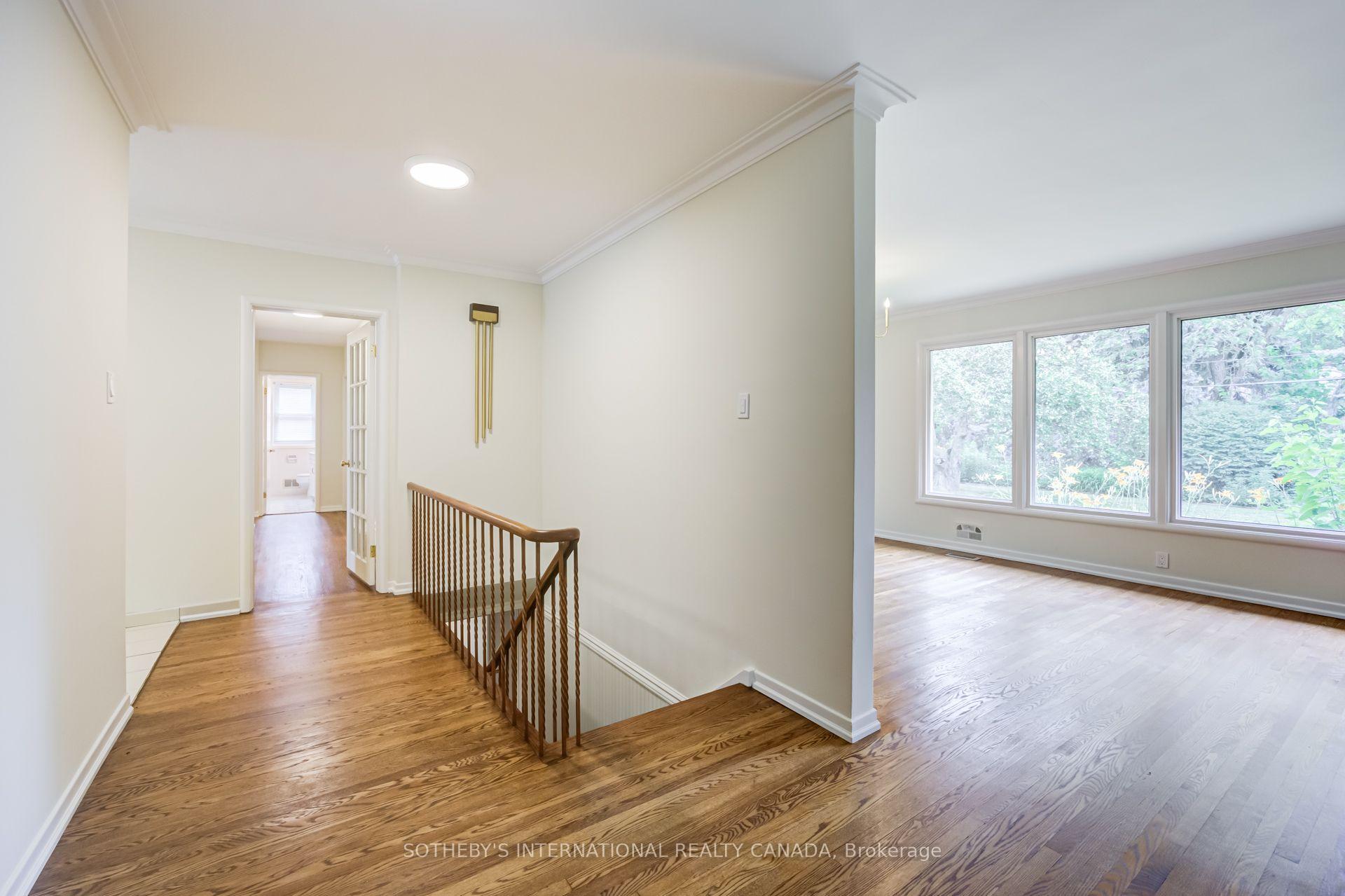 Photo 6 of 25 Abinger Crescent, Etobicoke, Princess-Rosethorn — HOMEH