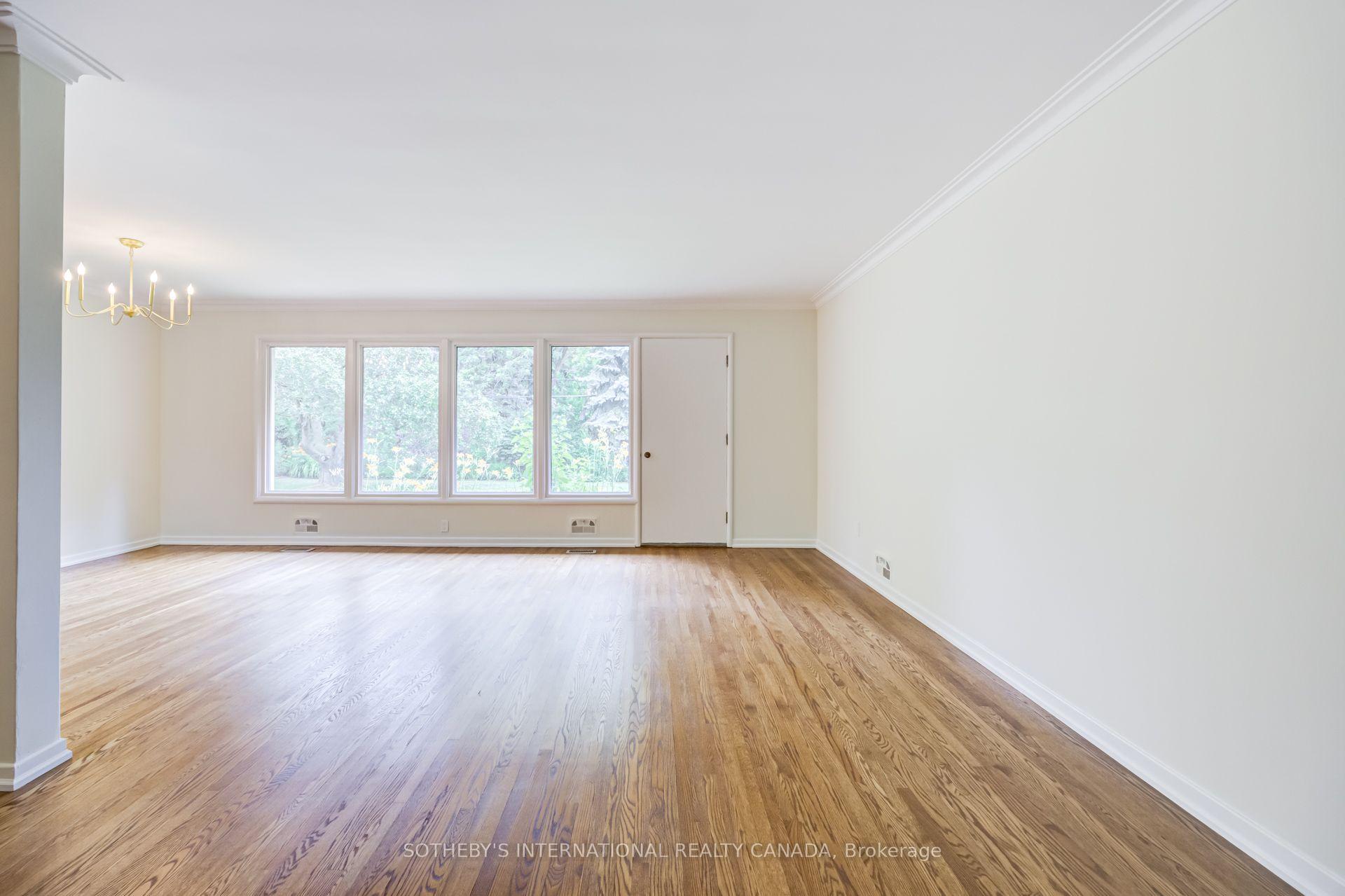 Photo 8 of 25 Abinger Crescent, Etobicoke, Princess-Rosethorn — HOMEH