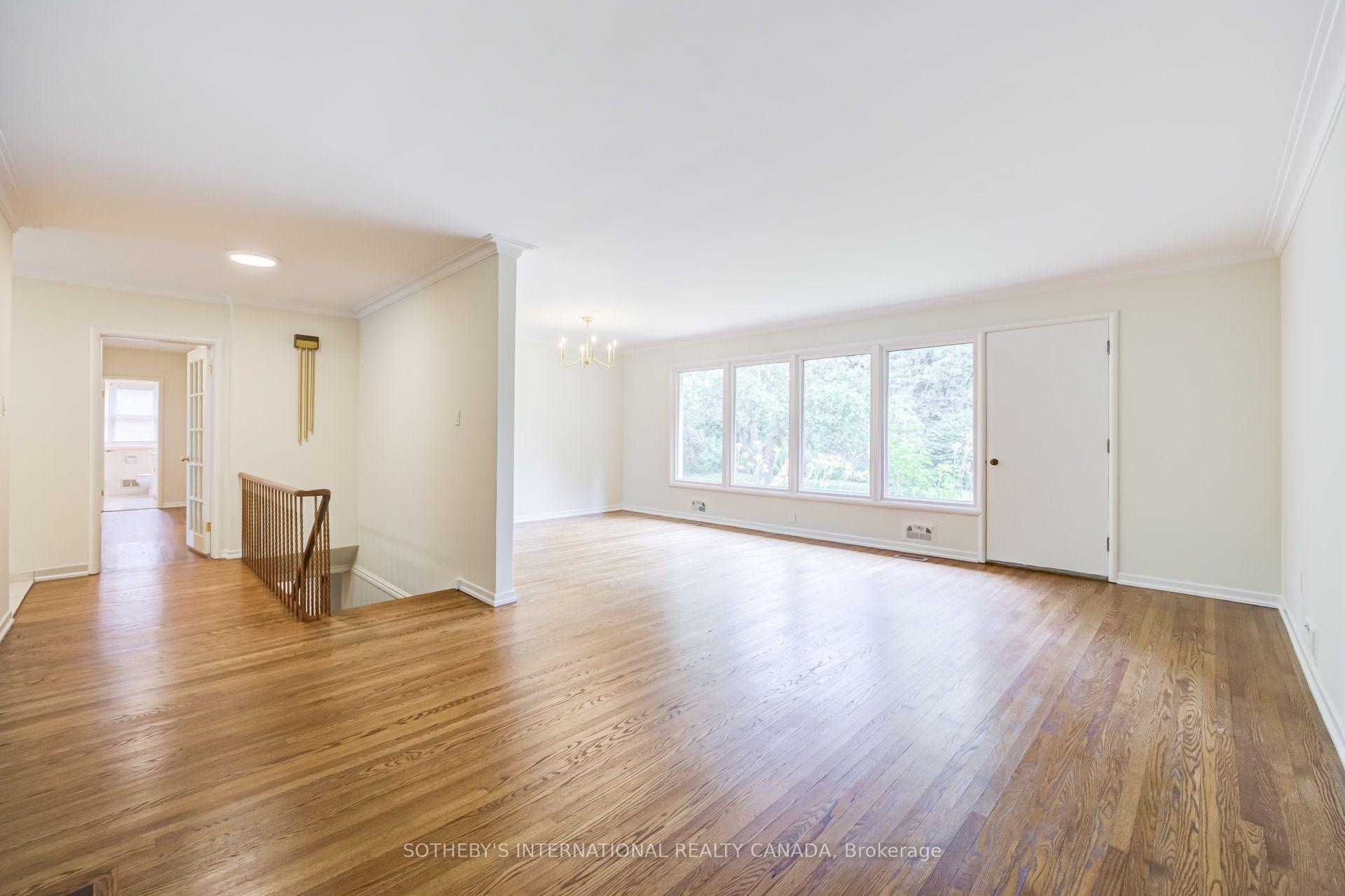 Photo 9 of 25 Abinger Crescent, Etobicoke, Princess-Rosethorn — HOMEH
