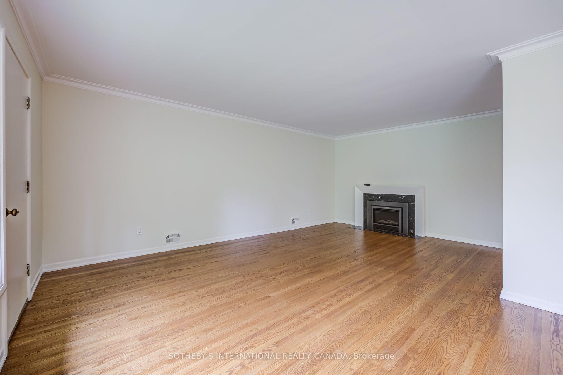 Photo 11 of 25 Abinger Crescent, Etobicoke, Princess-Rosethorn — HOMEH