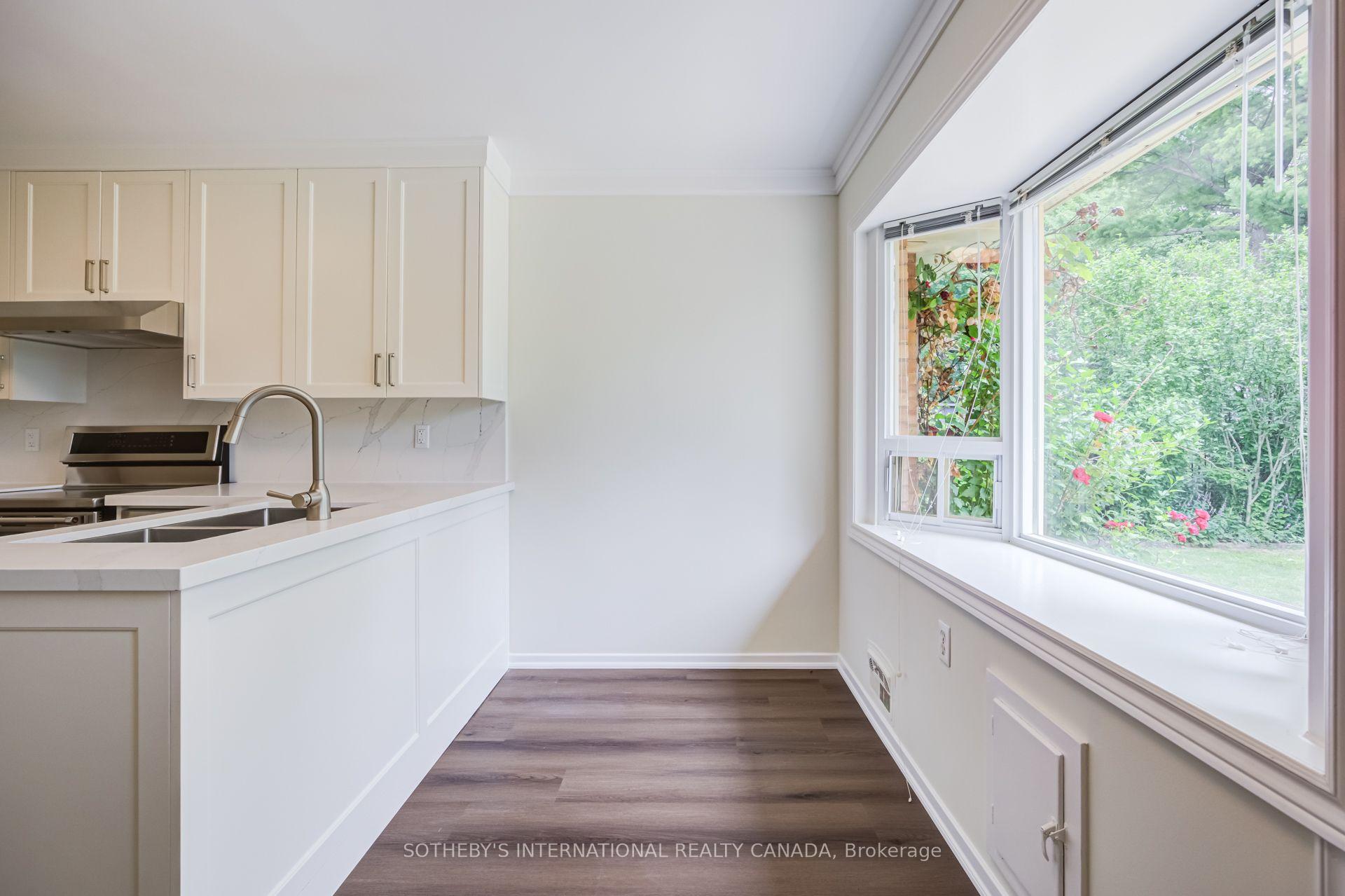Photo 16 of 25 Abinger Crescent, Etobicoke, Princess-Rosethorn — HOMEH