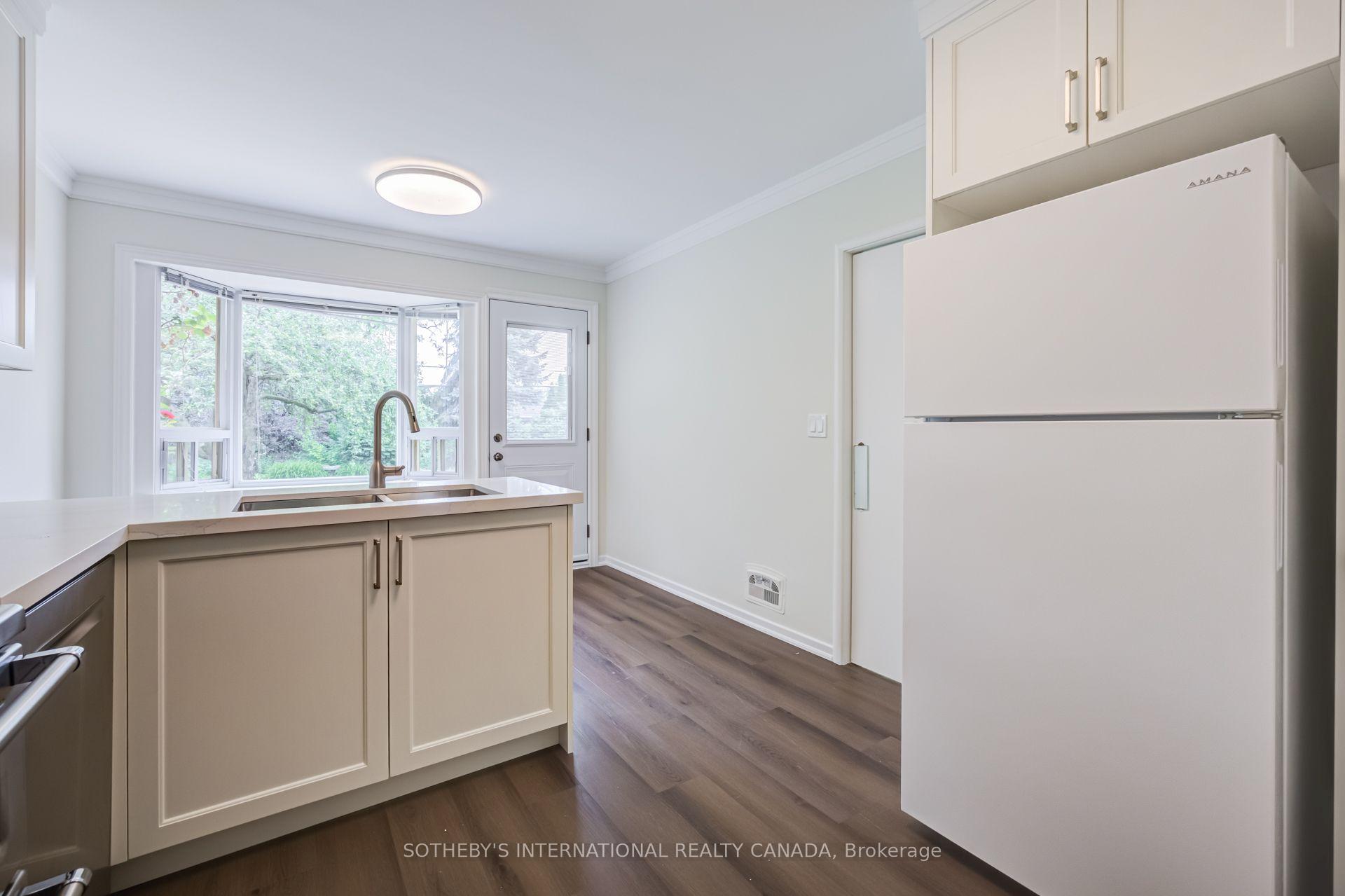 Photo 18 of 25 Abinger Crescent, Etobicoke, Princess-Rosethorn — HOMEH