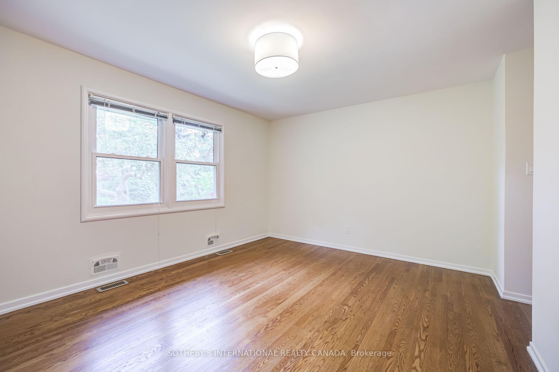 Photo 26 of 25 Abinger Crescent, Etobicoke, Princess-Rosethorn — HOMEH